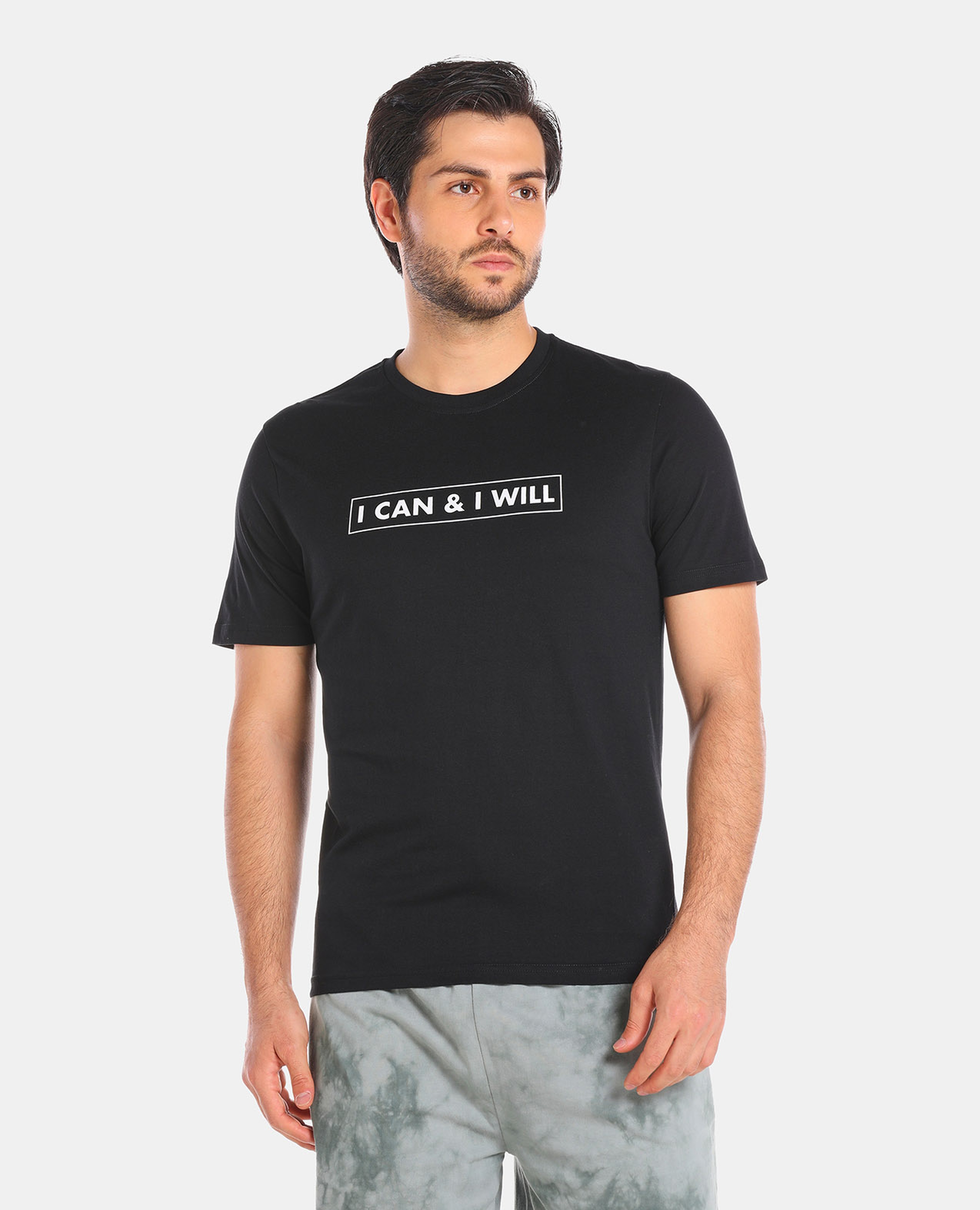 تيشيرت بطبعة بلون أسود