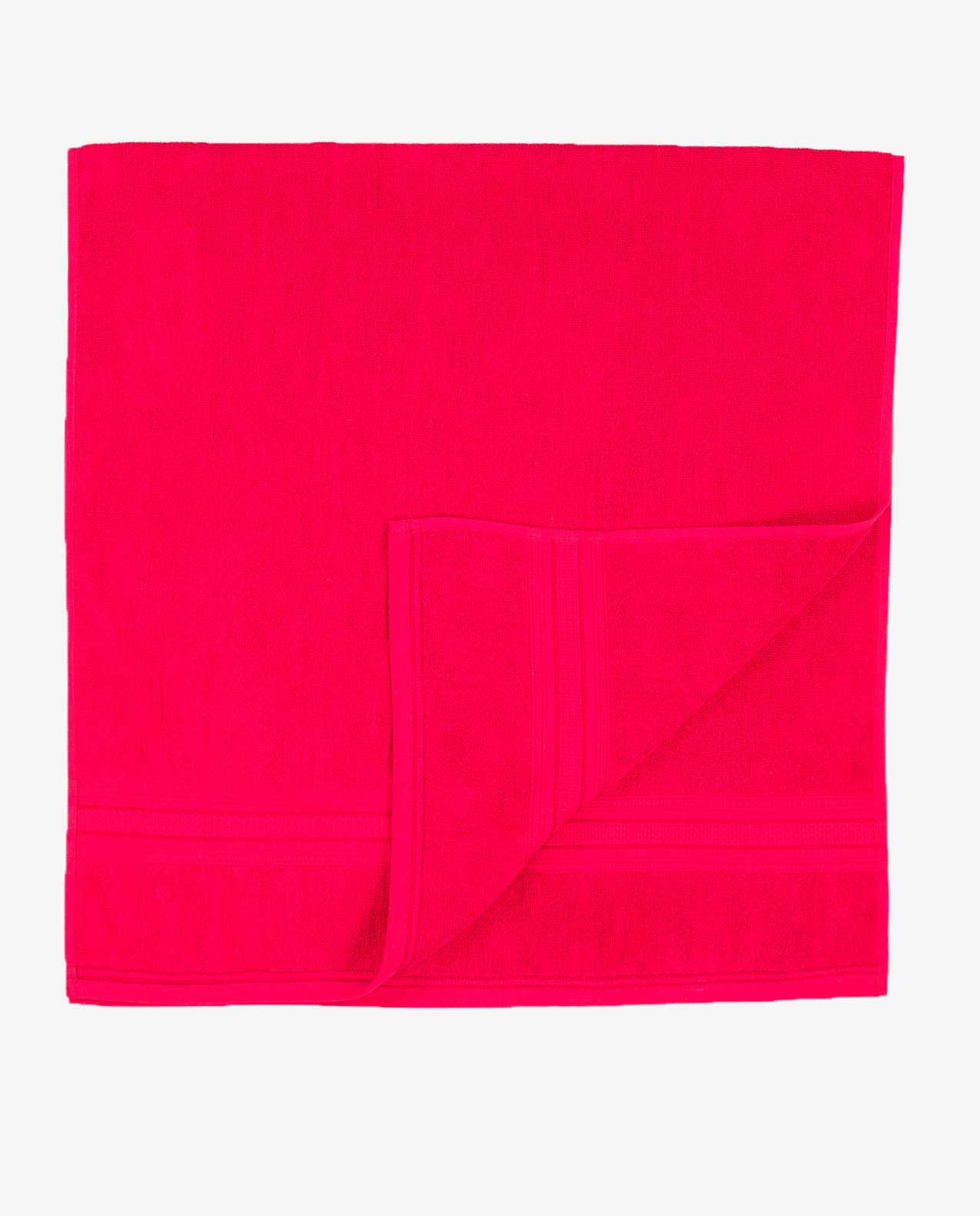 منشفة بلون أحمر