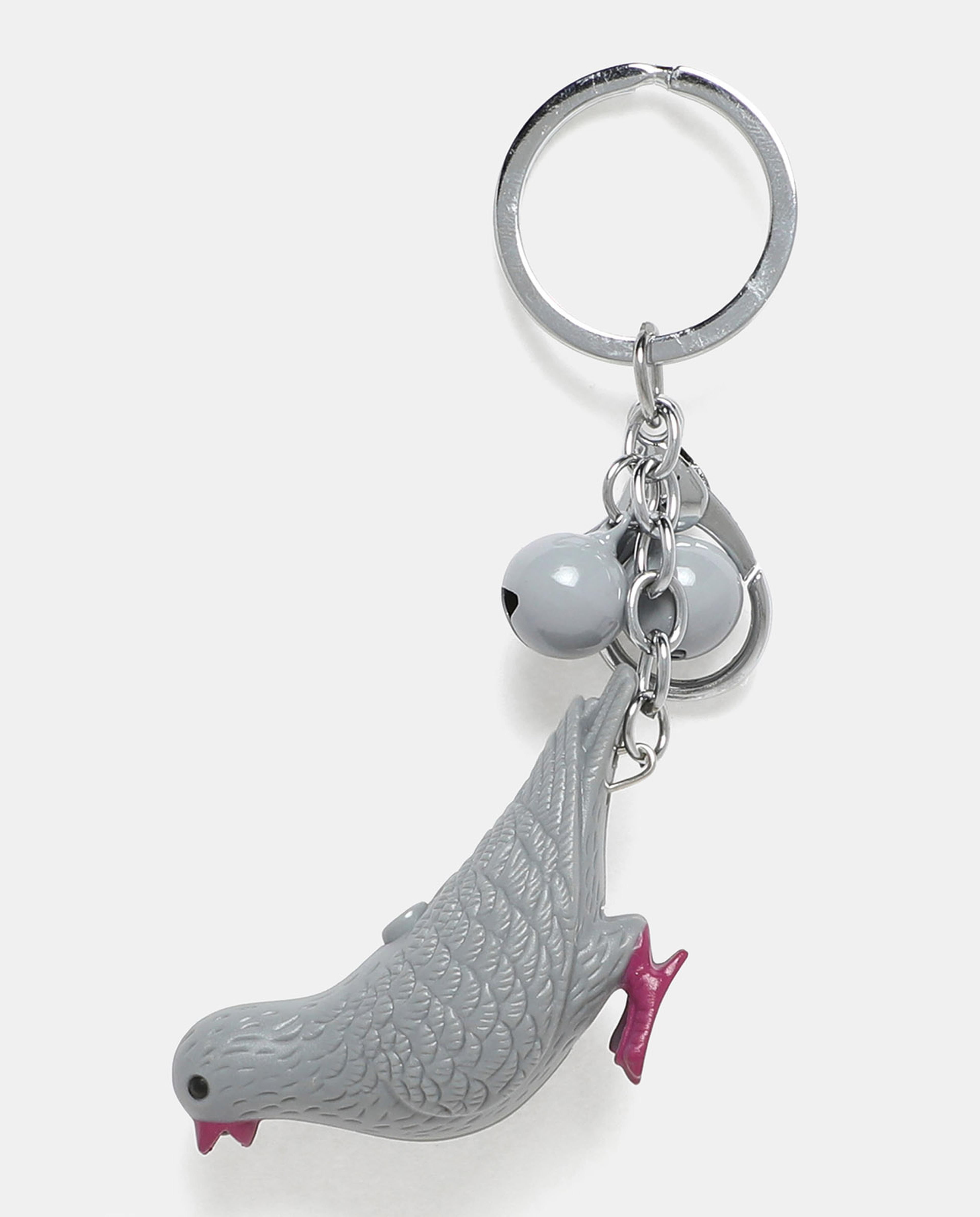 ميدالية مفاتيح رمادية بحمامة وأجراس من آر أند بي