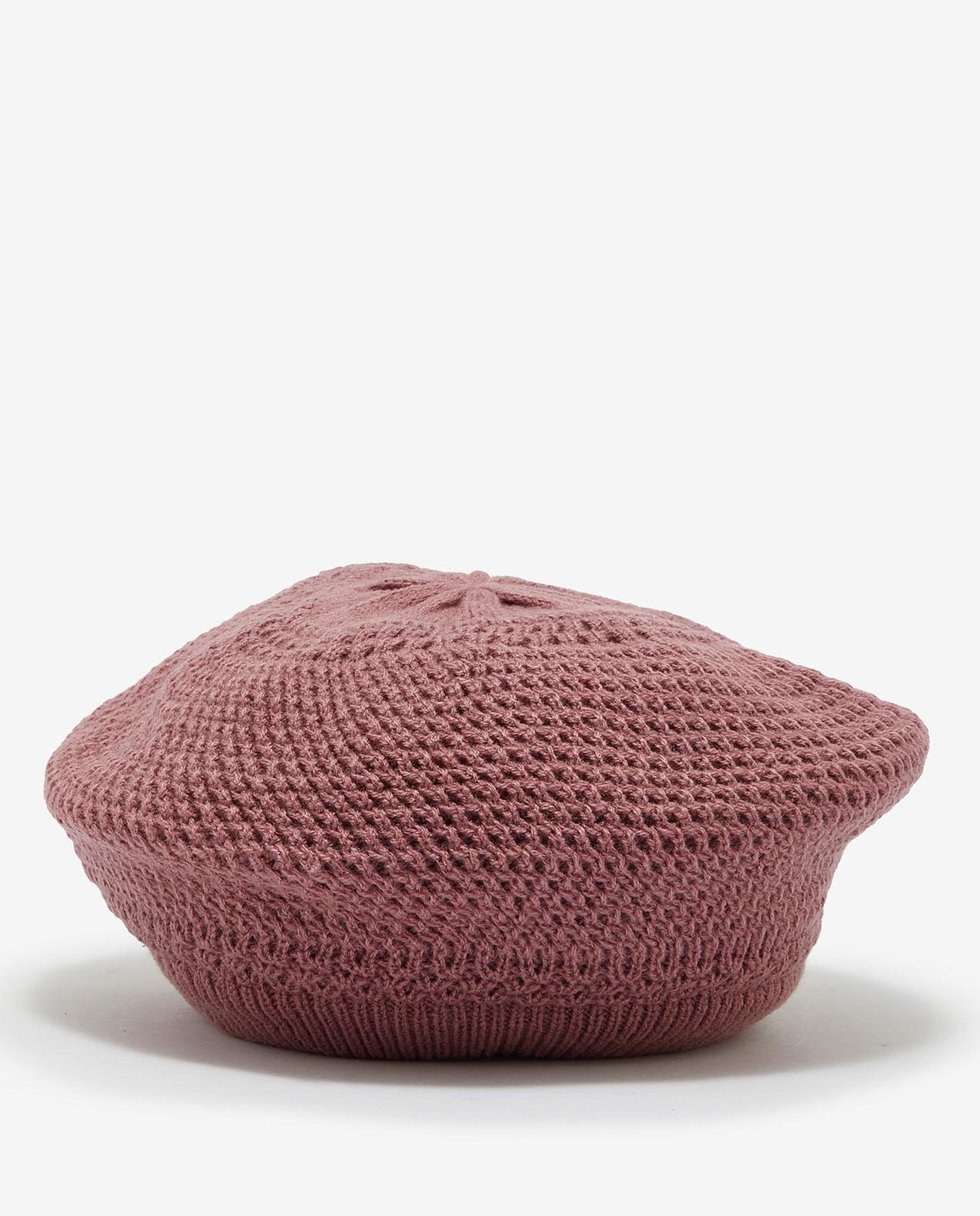 بقبعة بيريه شتوية كستنائي من