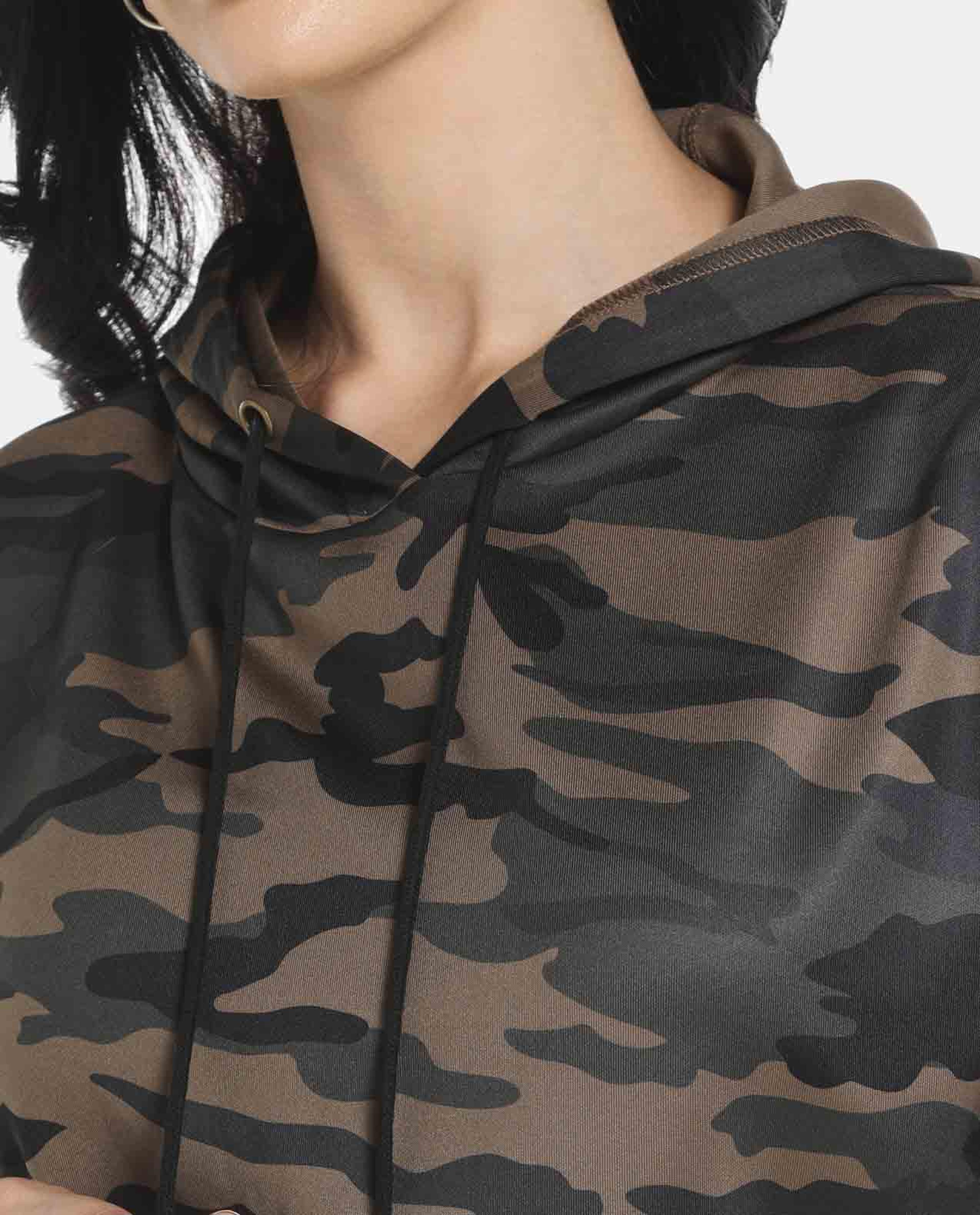 توب رياضي بوليستر بلون أخضر من