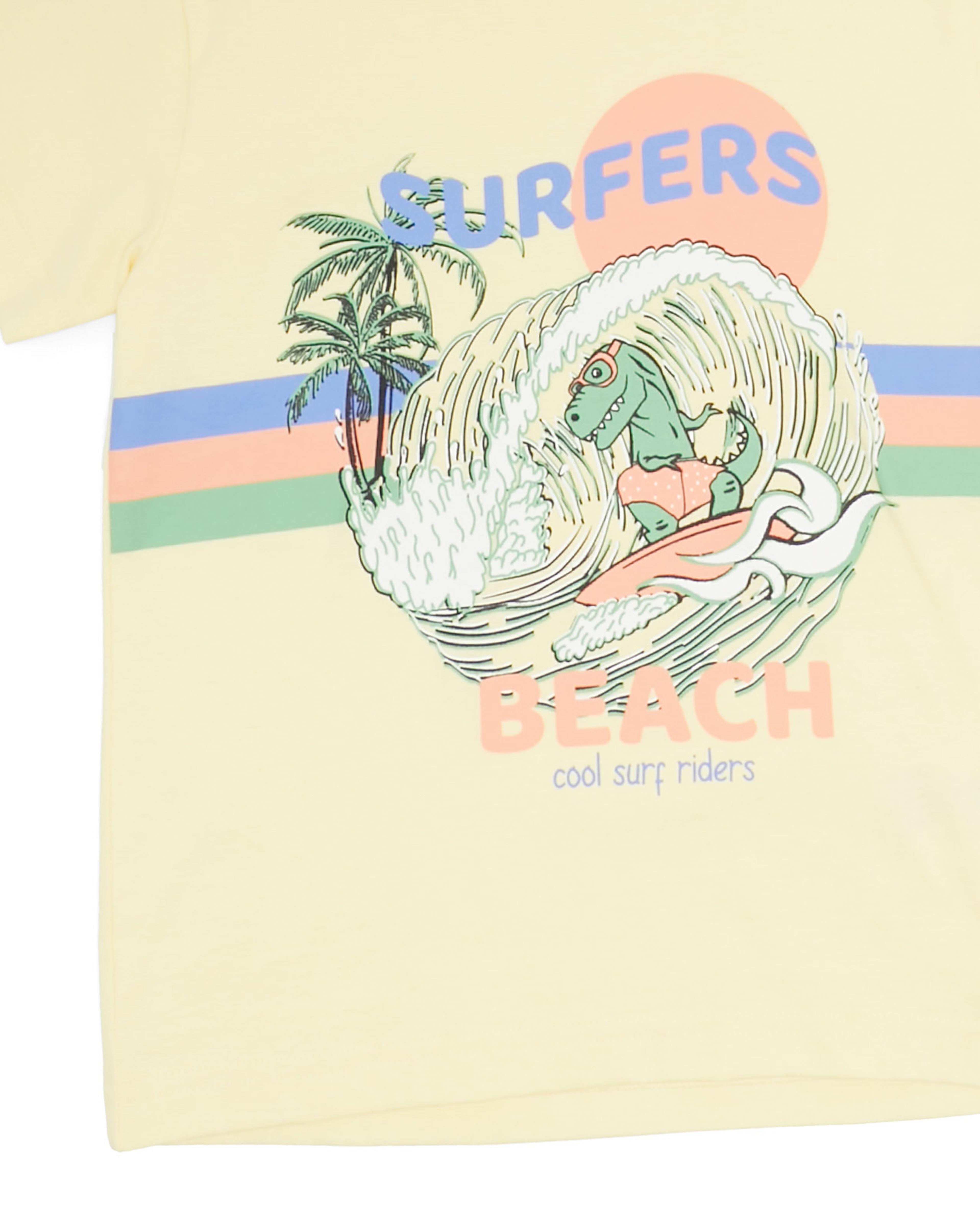 تيشيرت بياقة دائرية وبأكمام قصيرة