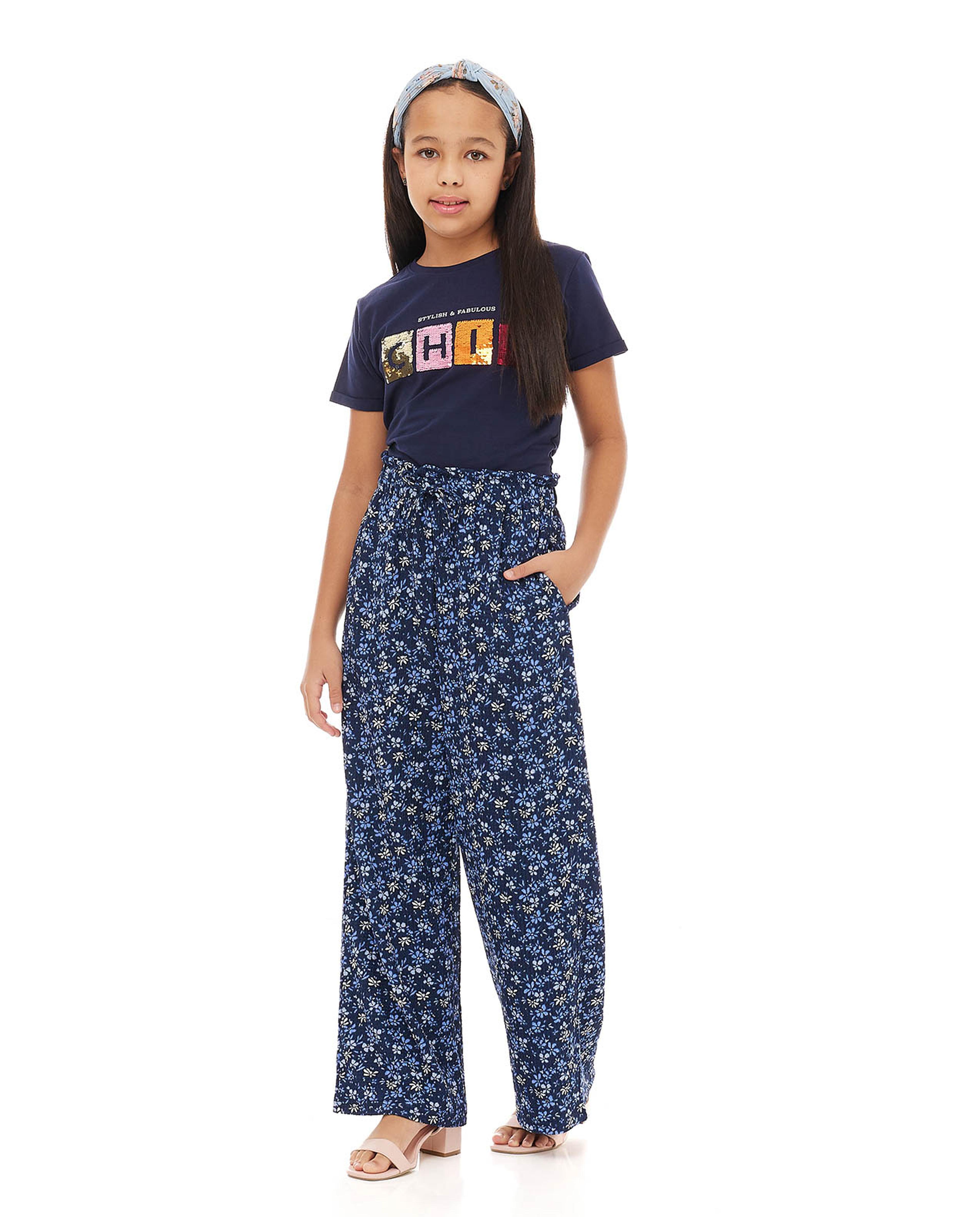 تيشيرت بأكمام قصيرة ورقبة دائرية بطبعة جرافيك