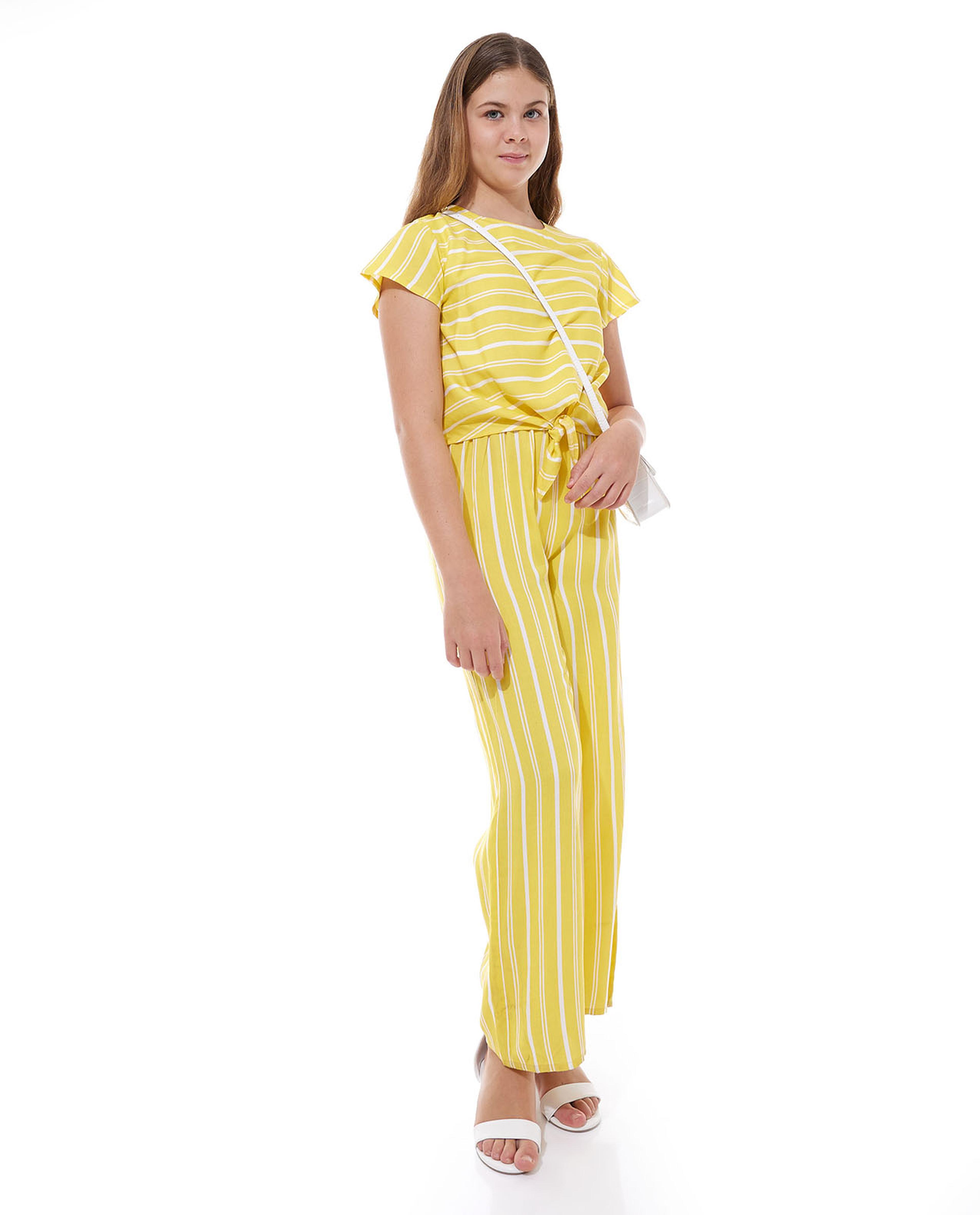 جمبسوت مخطط بياقة دائرية واكمام قصيرة