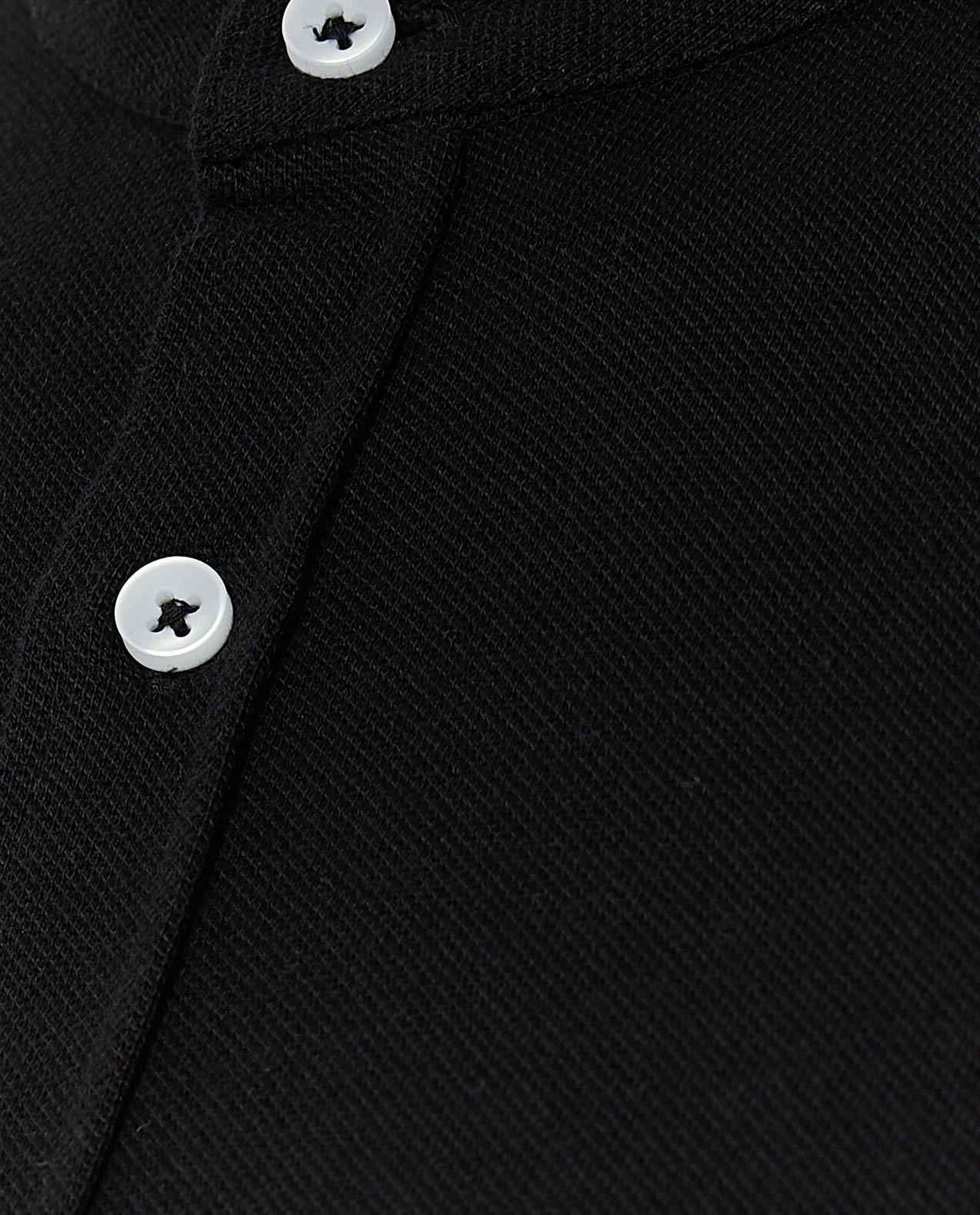 تيشيرت بياقة ماندرين وبأكمام قصيرة