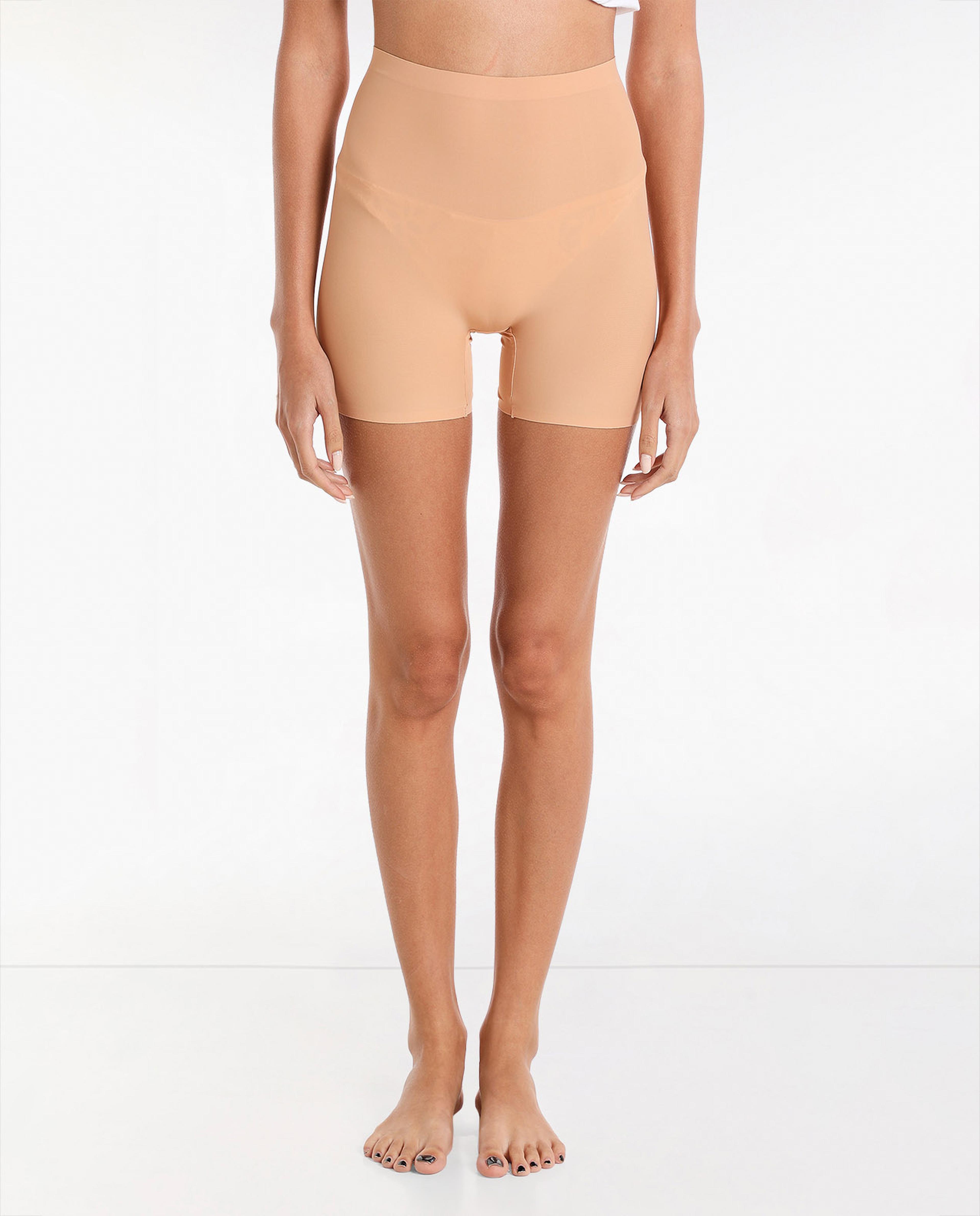 شورت غير مبطن