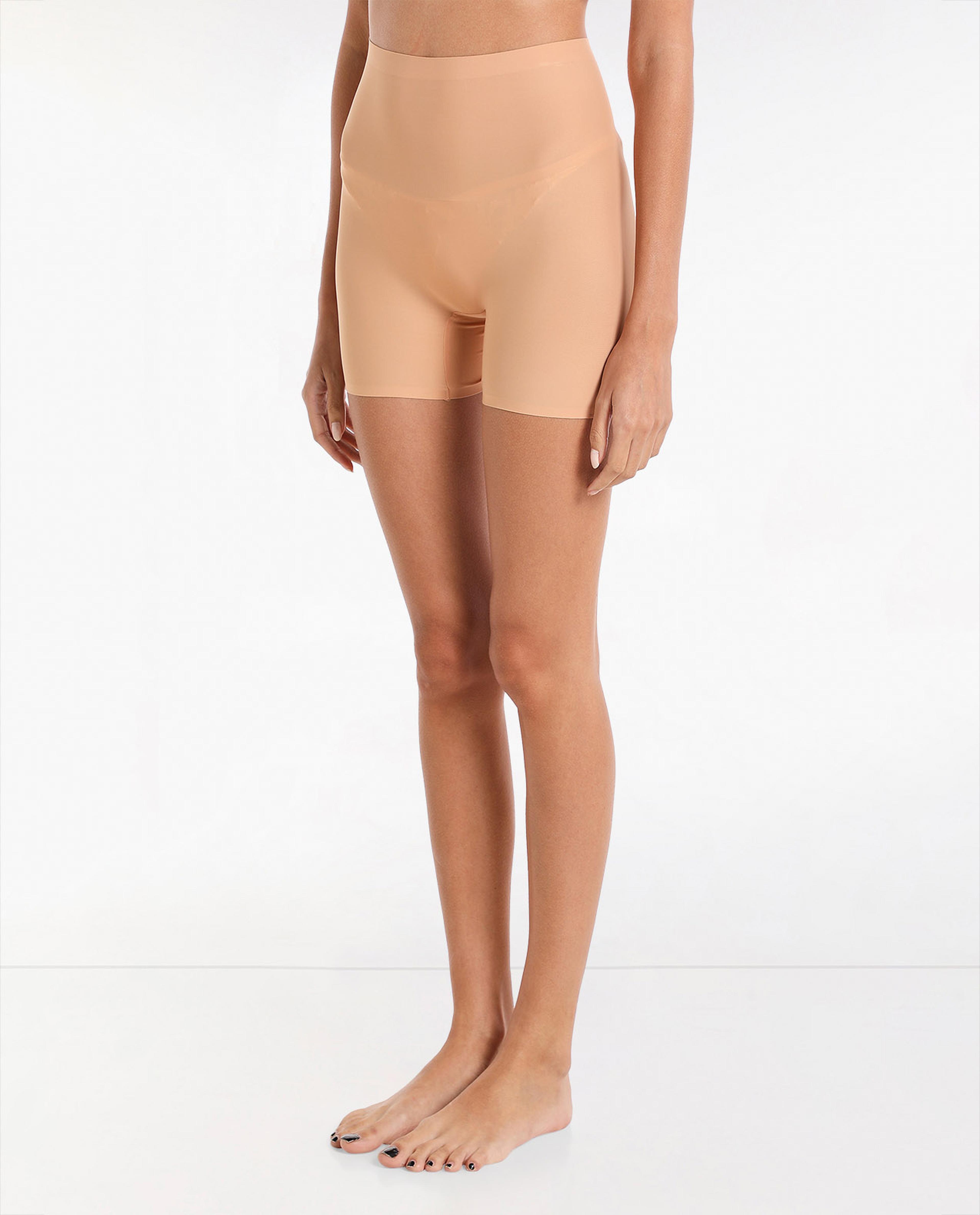 شورت غير مبطن