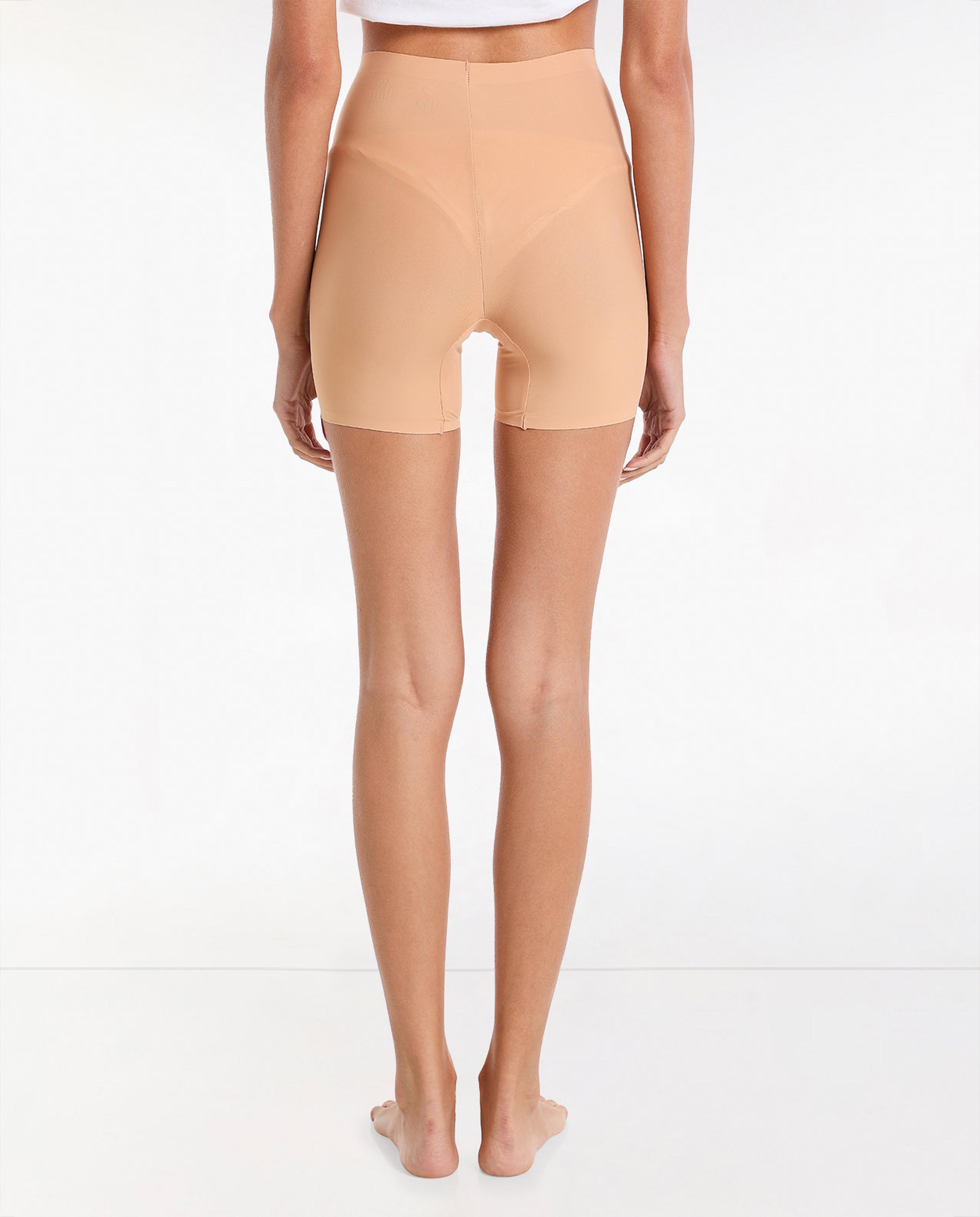 شورت غير مبطن