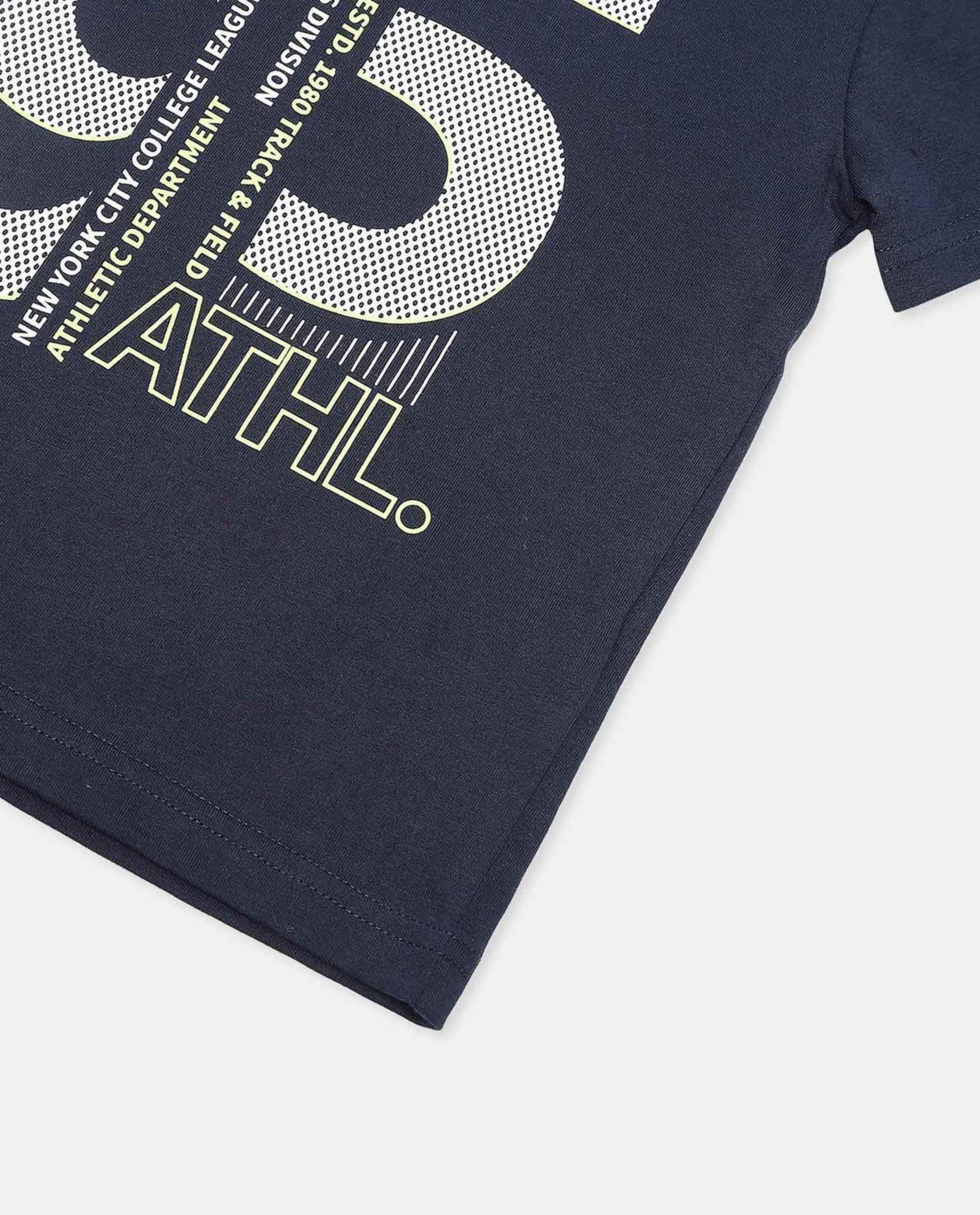 تيشيرت بياقة مستديرة وأكمام قصيرة وطبعة