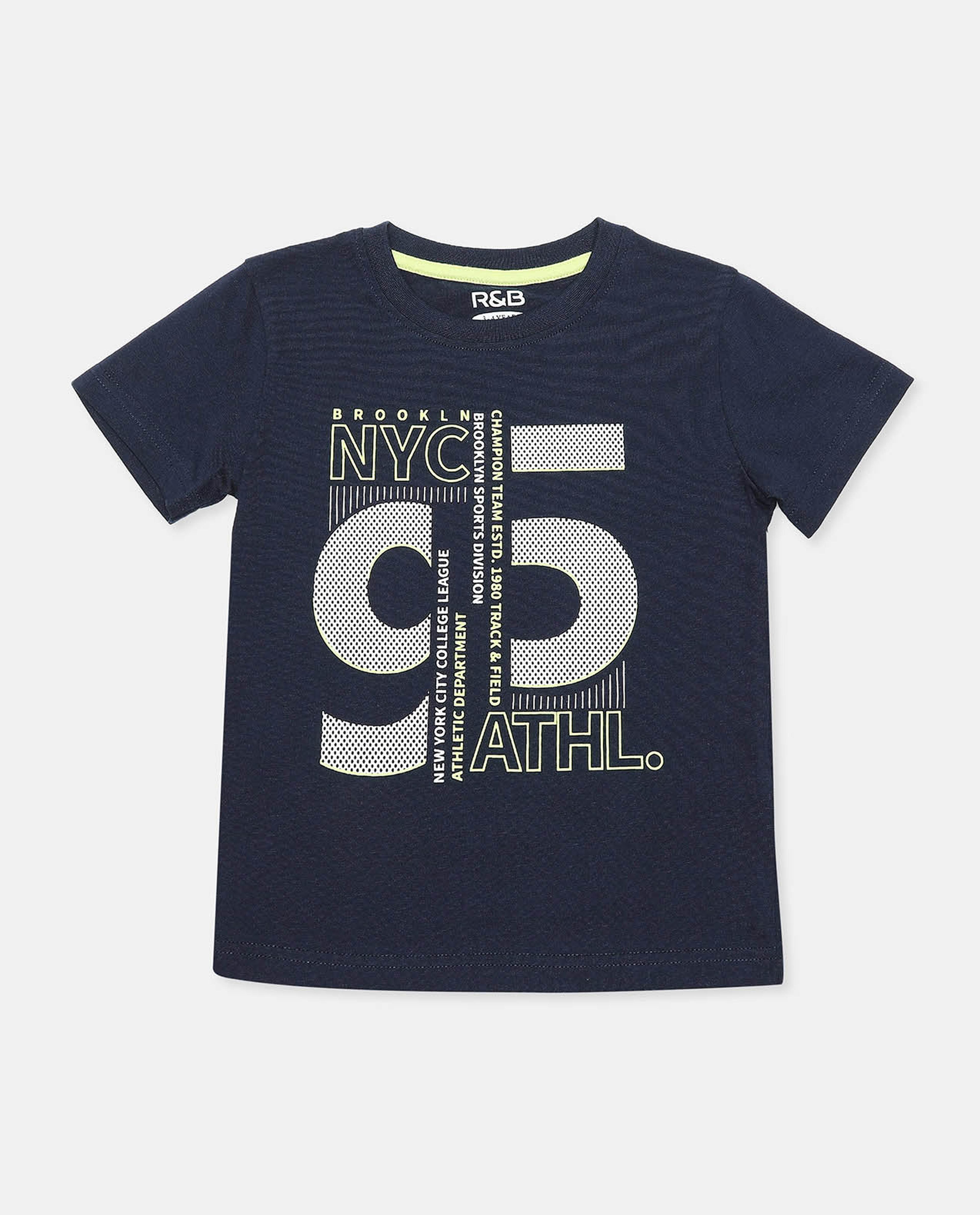 تيشيرت بياقة مستديرة وأكمام قصيرة وطبعة