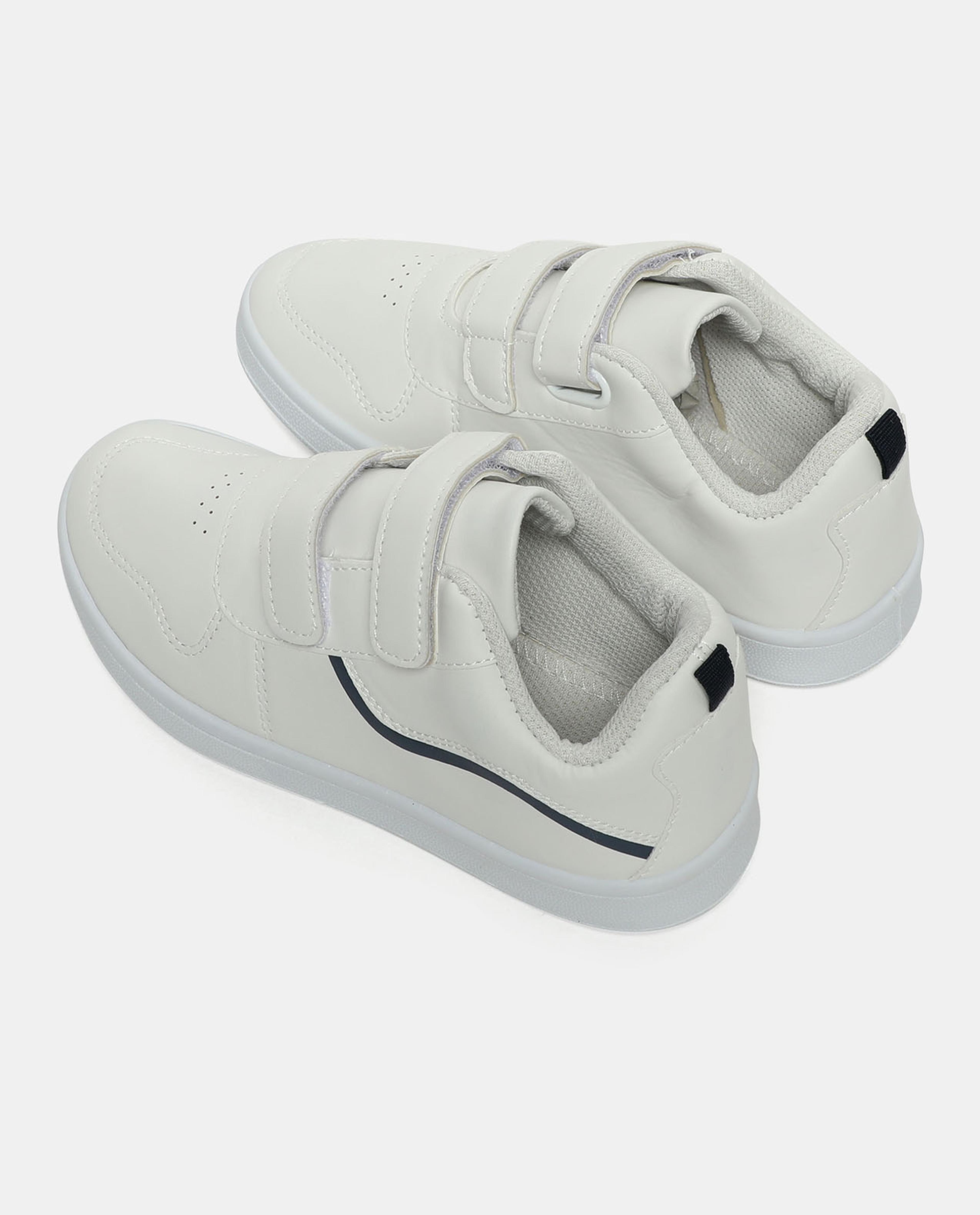 حذاء سنيكرز بفيلكرو