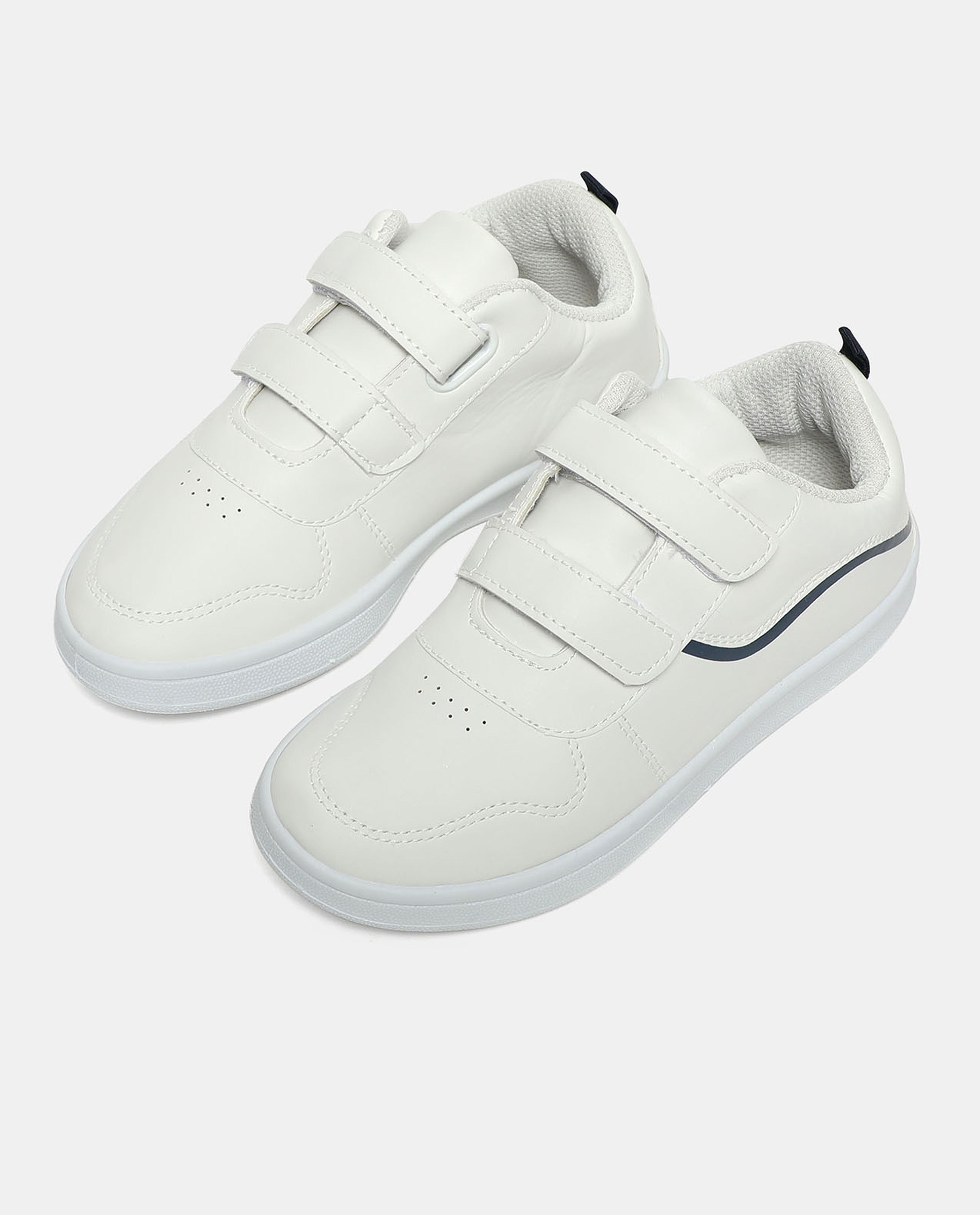 حذاء سنيكرز بفيلكرو