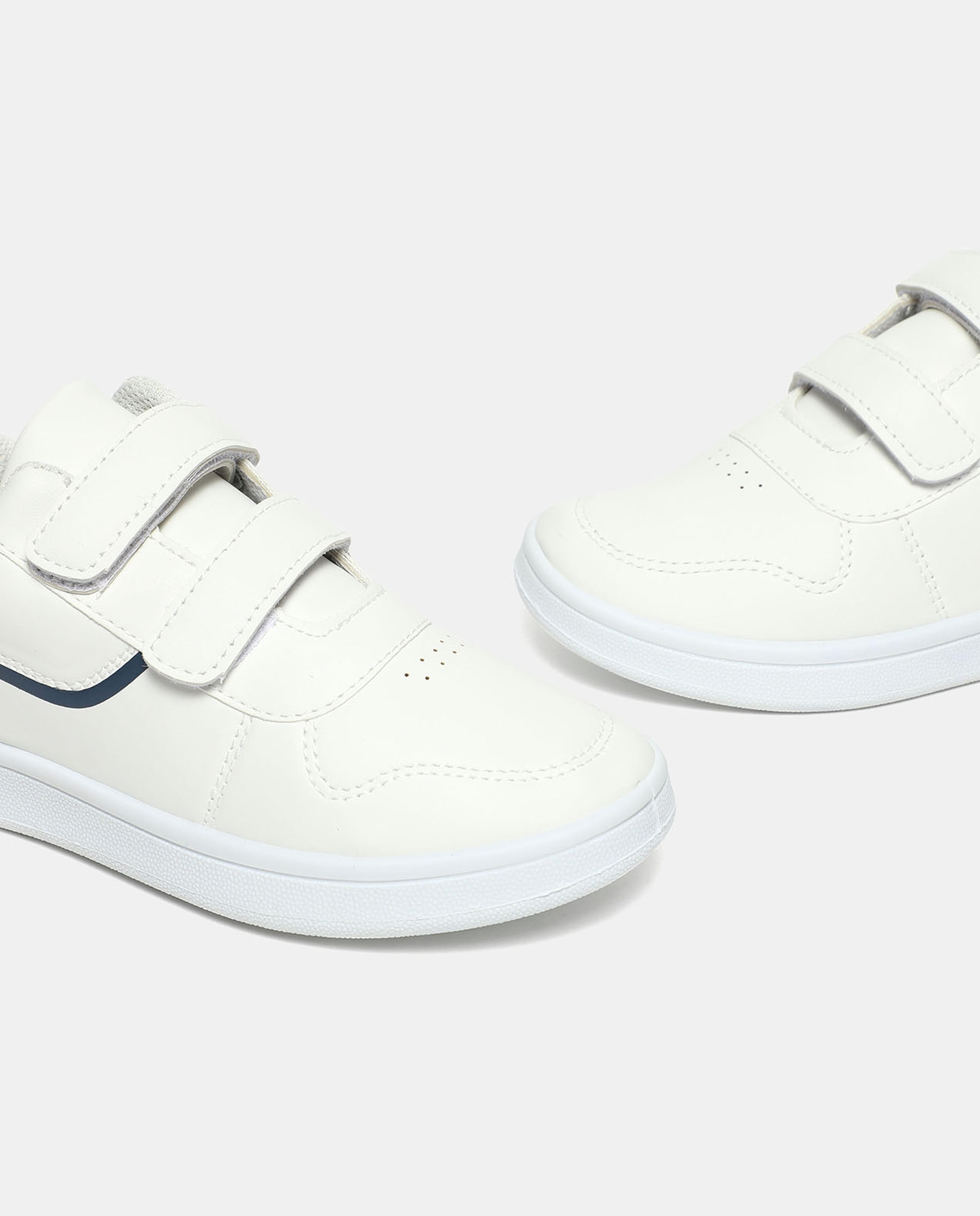 حذاء سنيكرز بفيلكرو