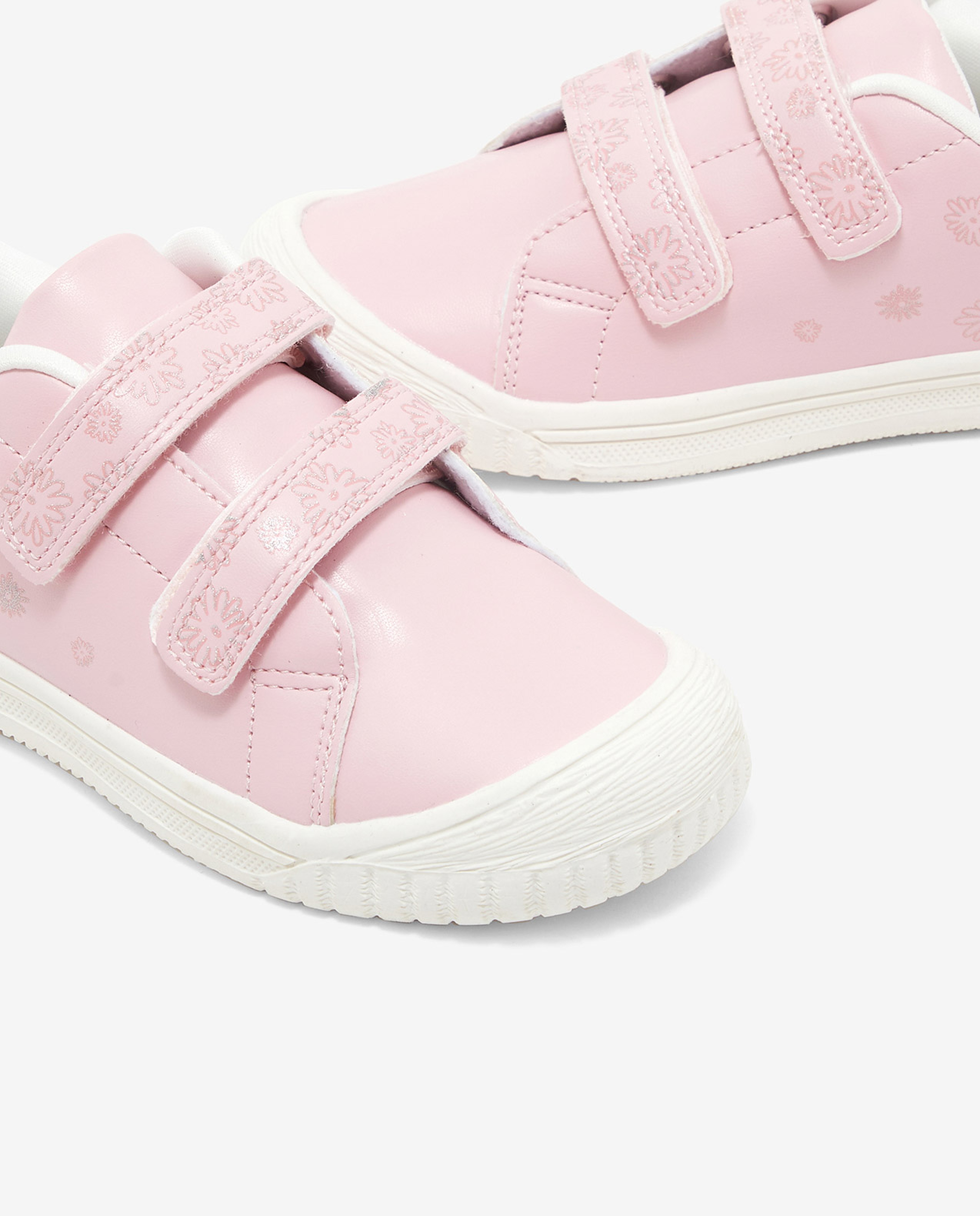 حذاء كاجوال بشريط فيلكرو وطبعة