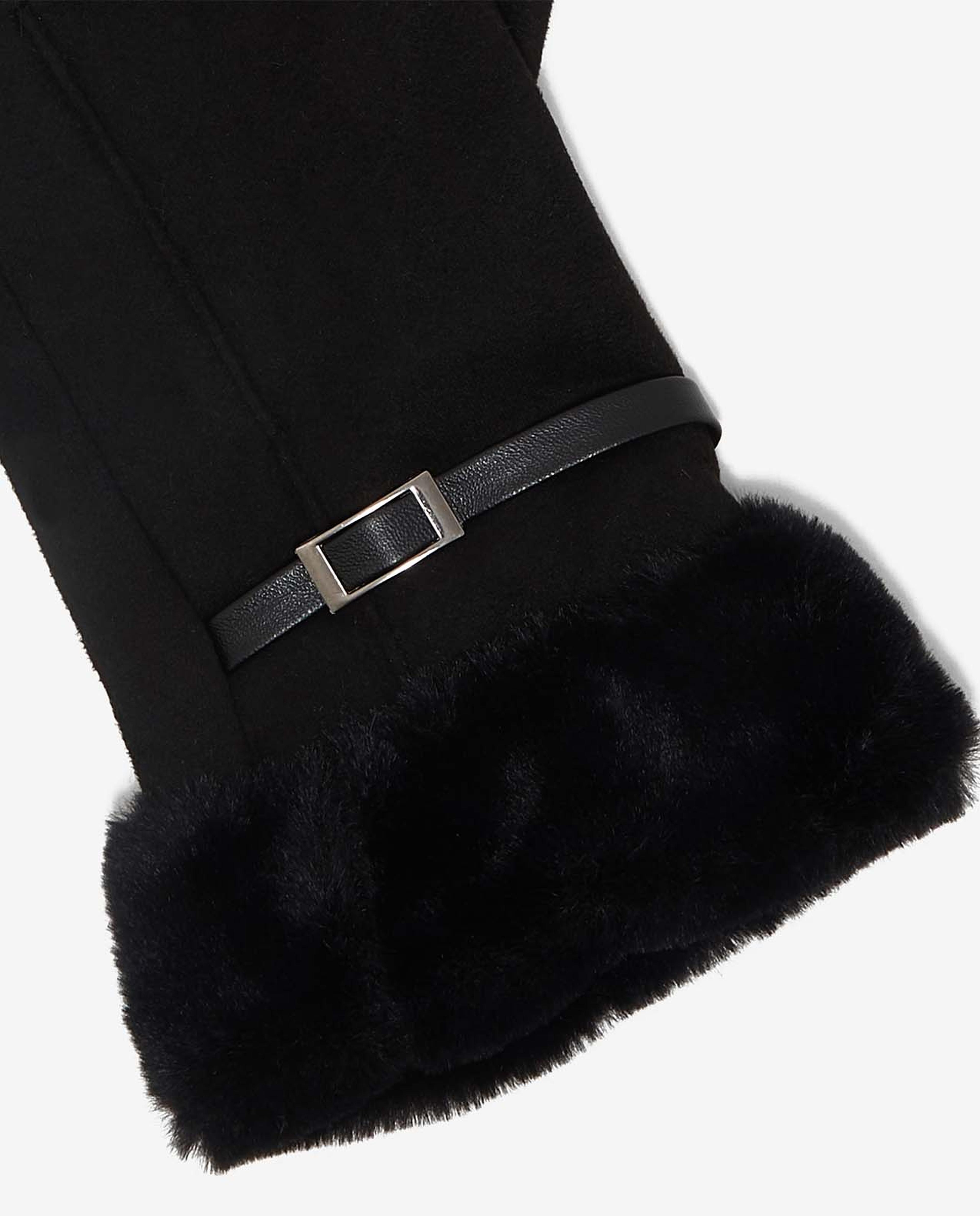 قفازات بقطعة معدنية