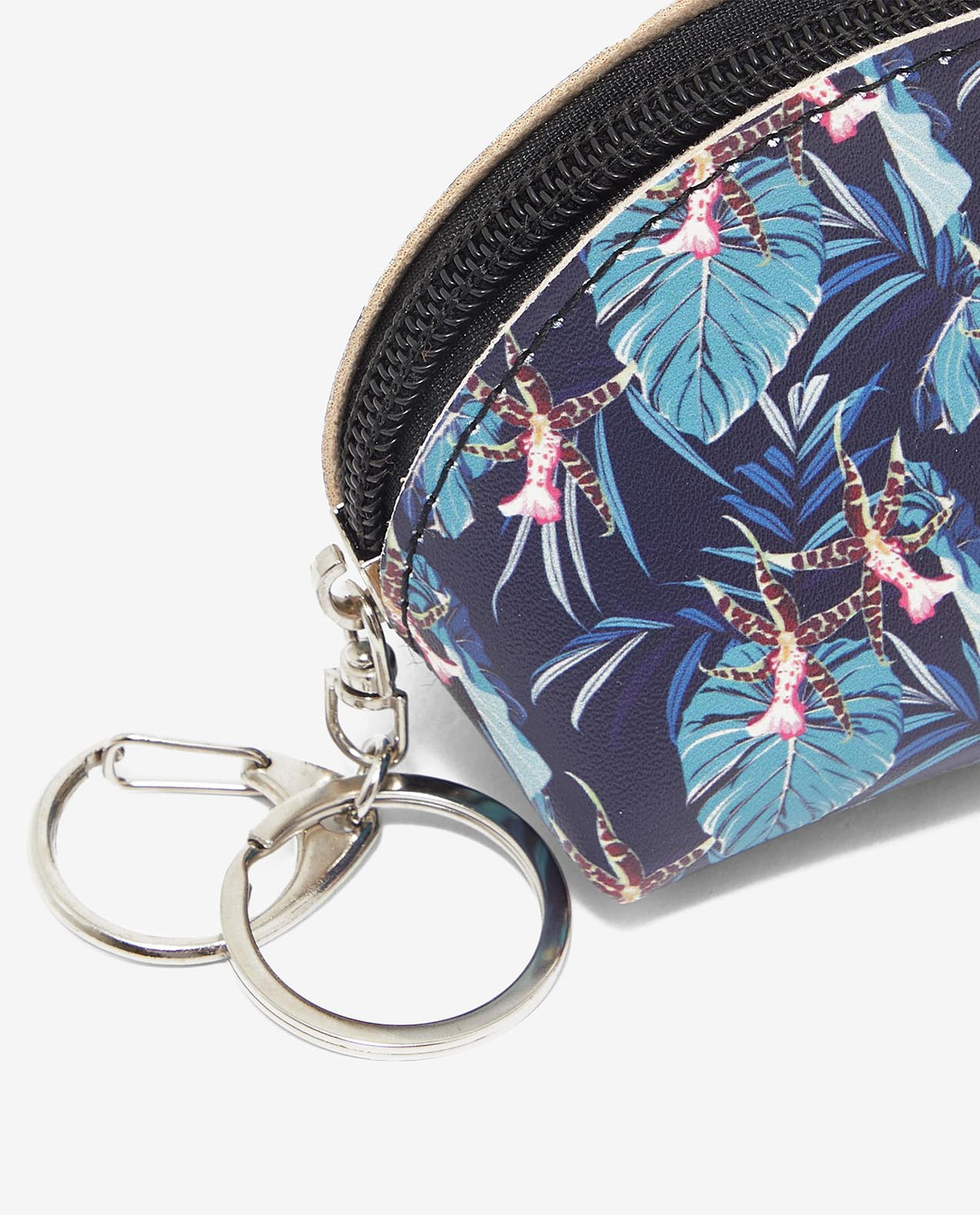 باوتش بطبعة زهور