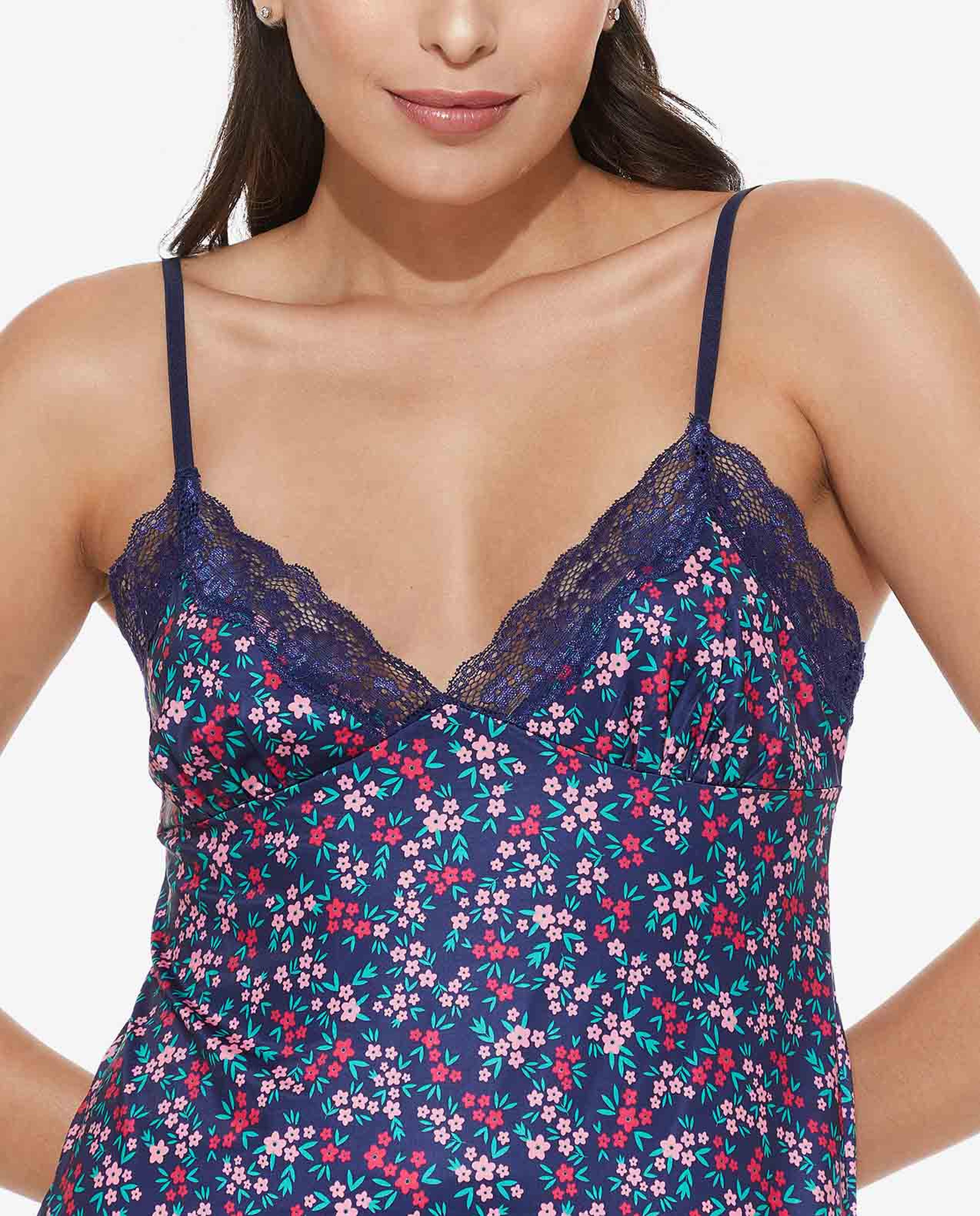 ثوب نوم بقصة A وطبعة