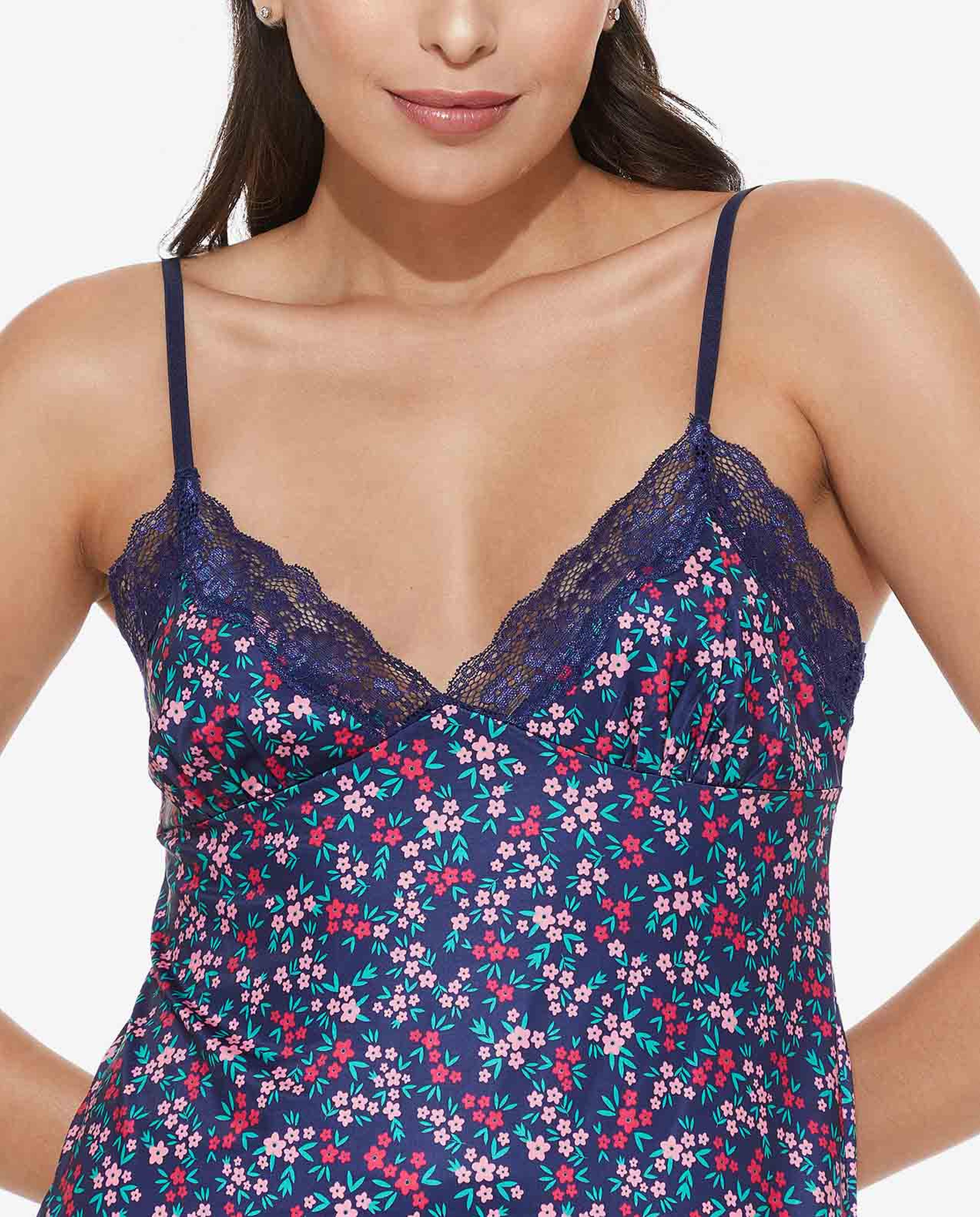 ثوب نوم بقصة A وطبعة