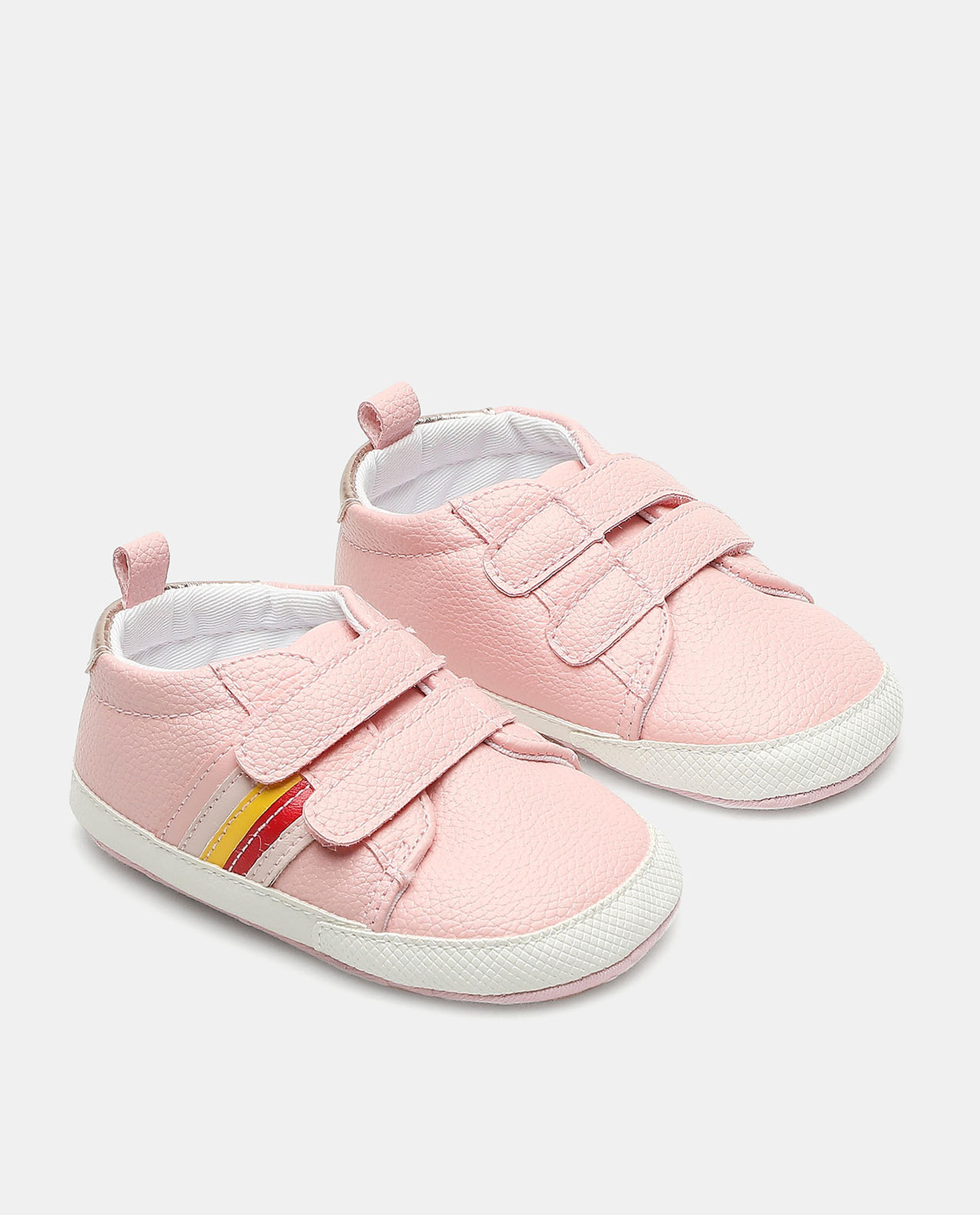 تيشيرت بطبعة بلون أزرق