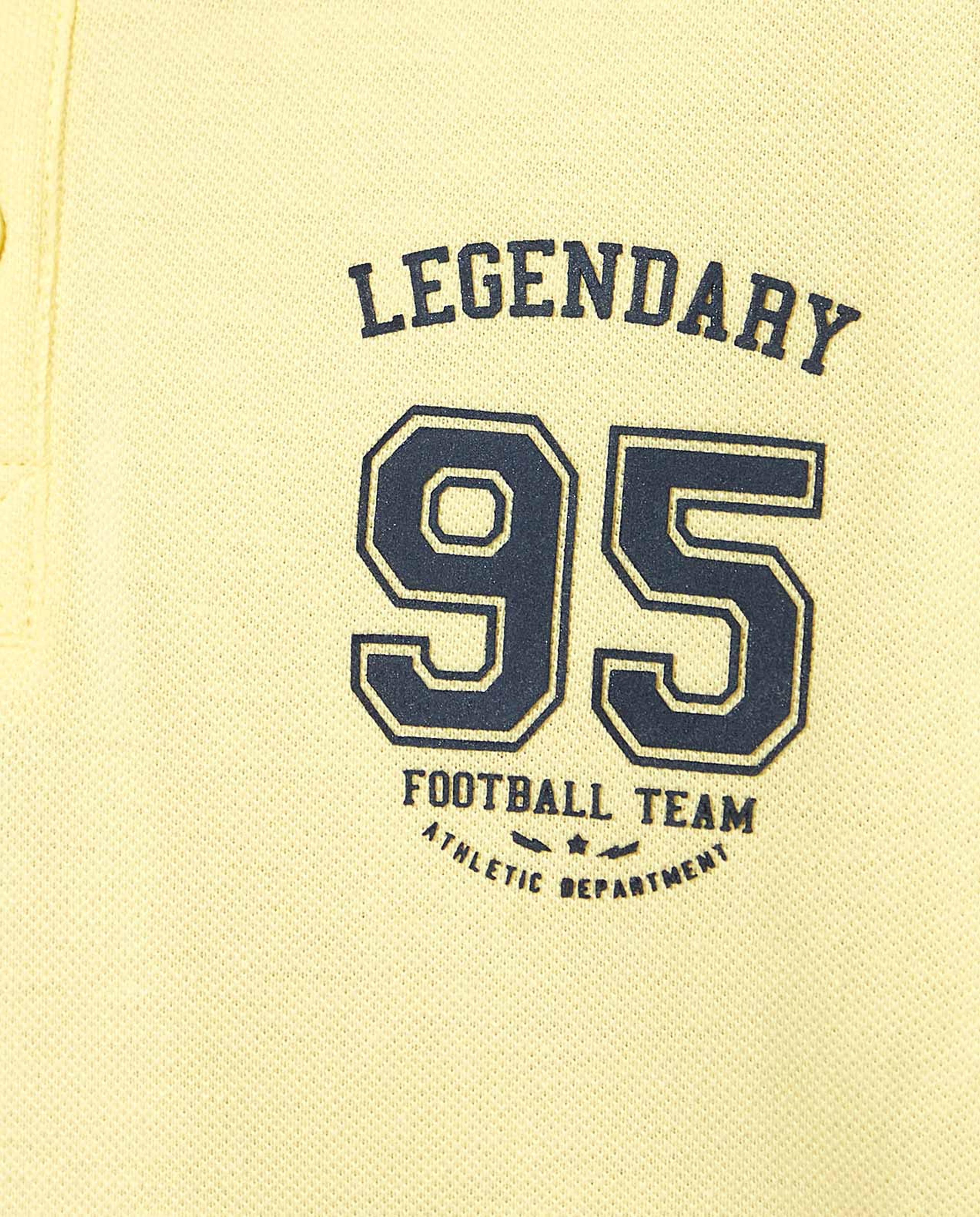 تيشيرت بياقة بولو وأكمام قصيرة وطبعة