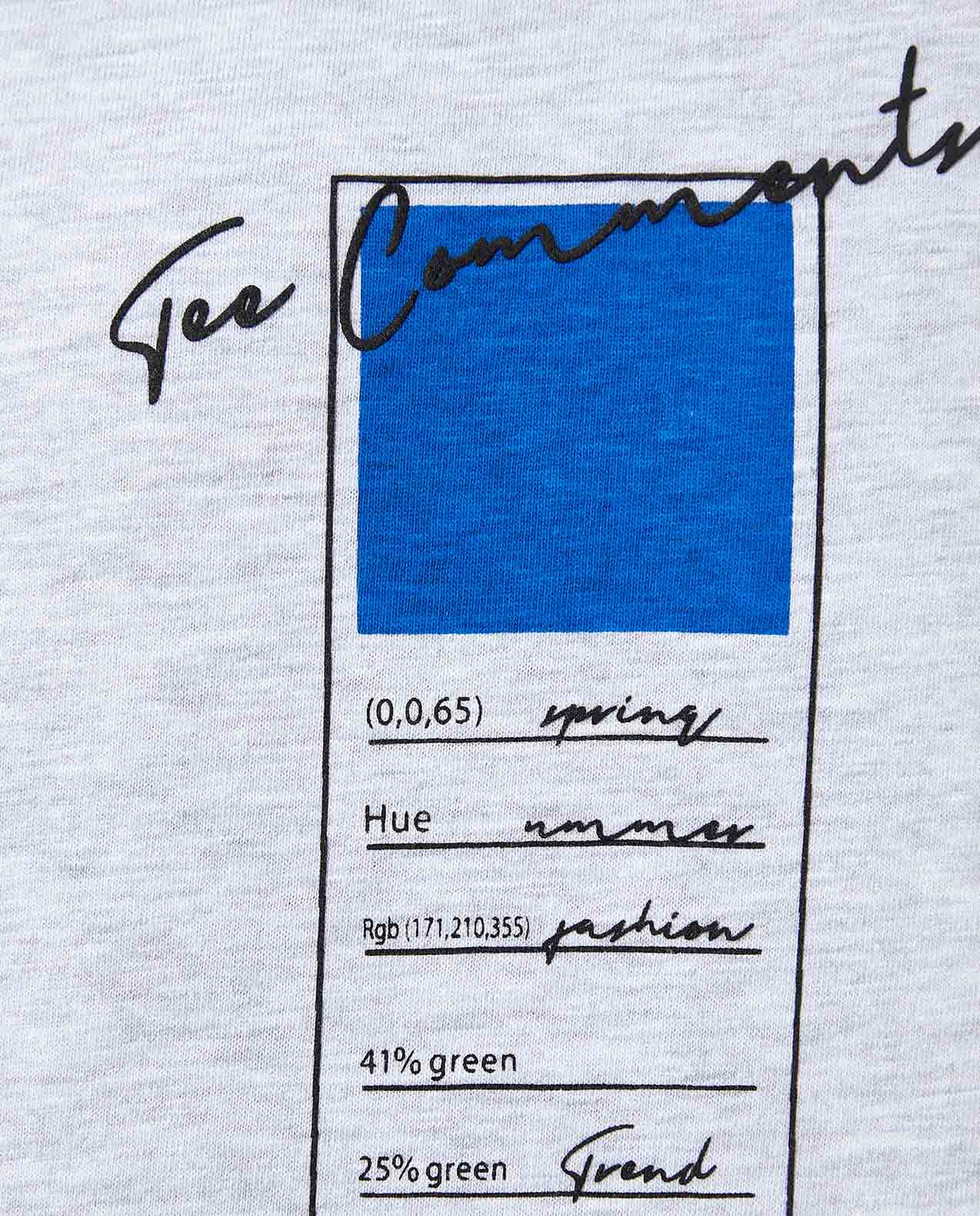 تيشيرت بياقة مستديرة وأكمام قصيرة وطبعة