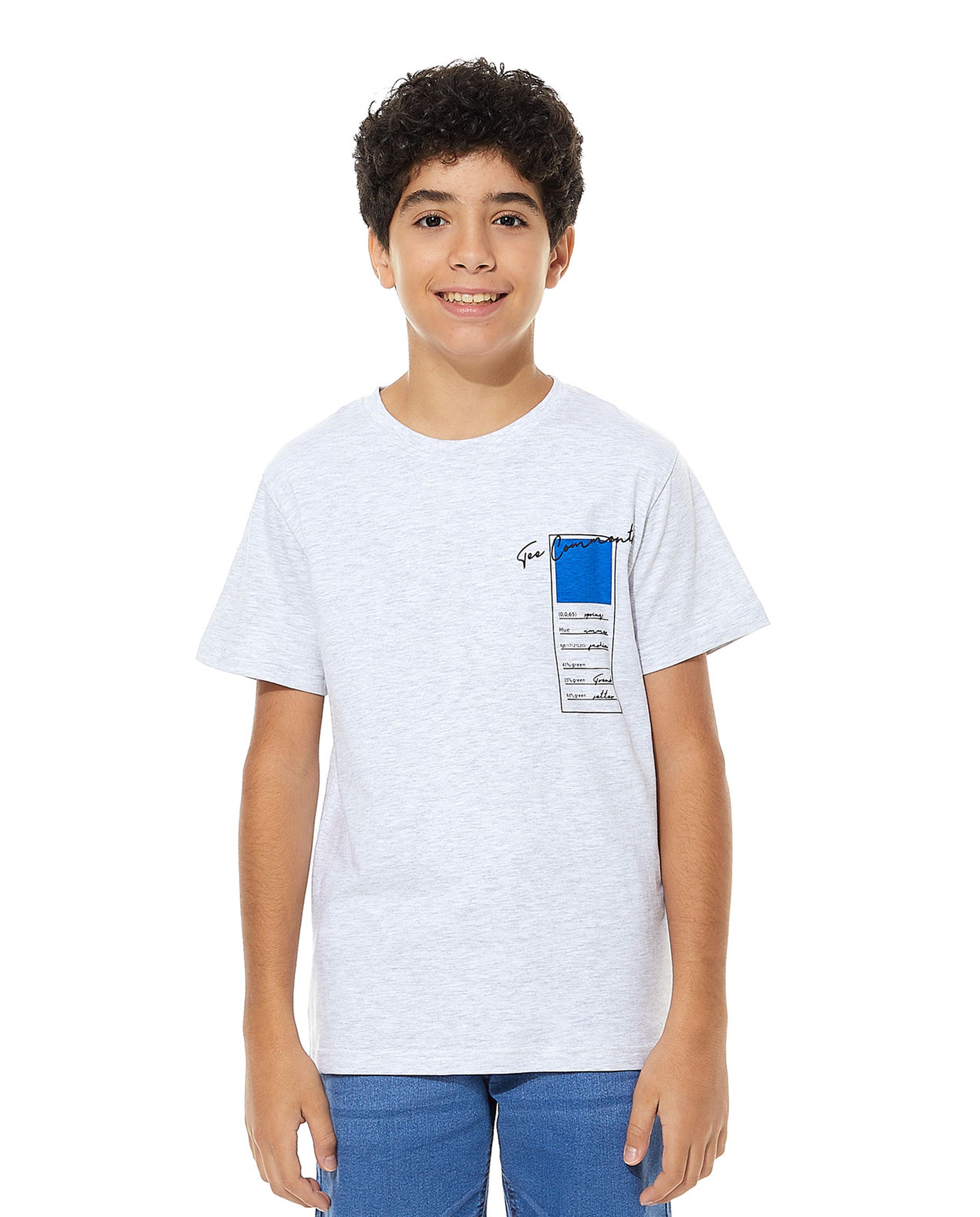 تيشيرت بياقة مستديرة وأكمام قصيرة وطبعة