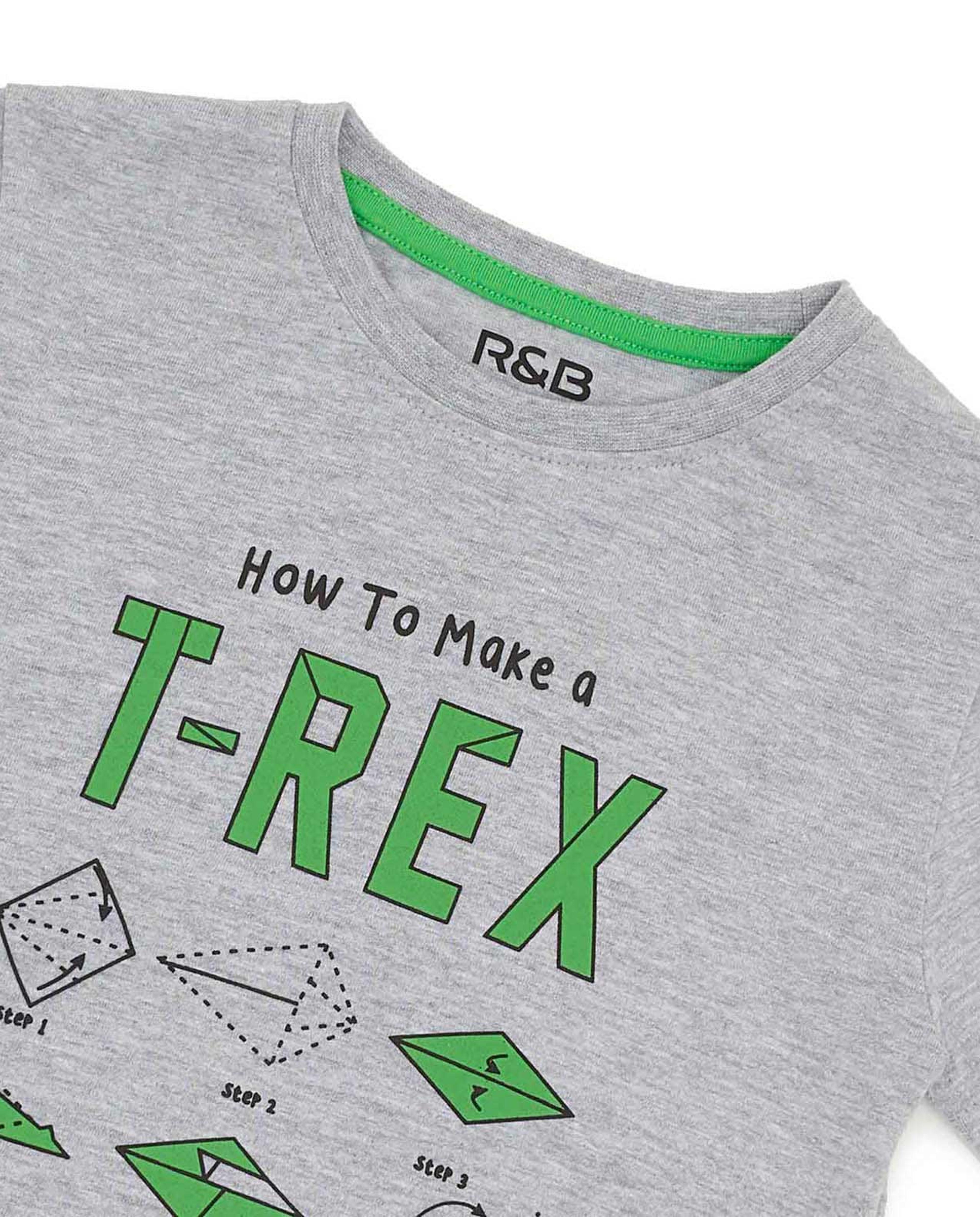 تيشيرت بياقة مستديرة وأكمام قصيرة وطبعة