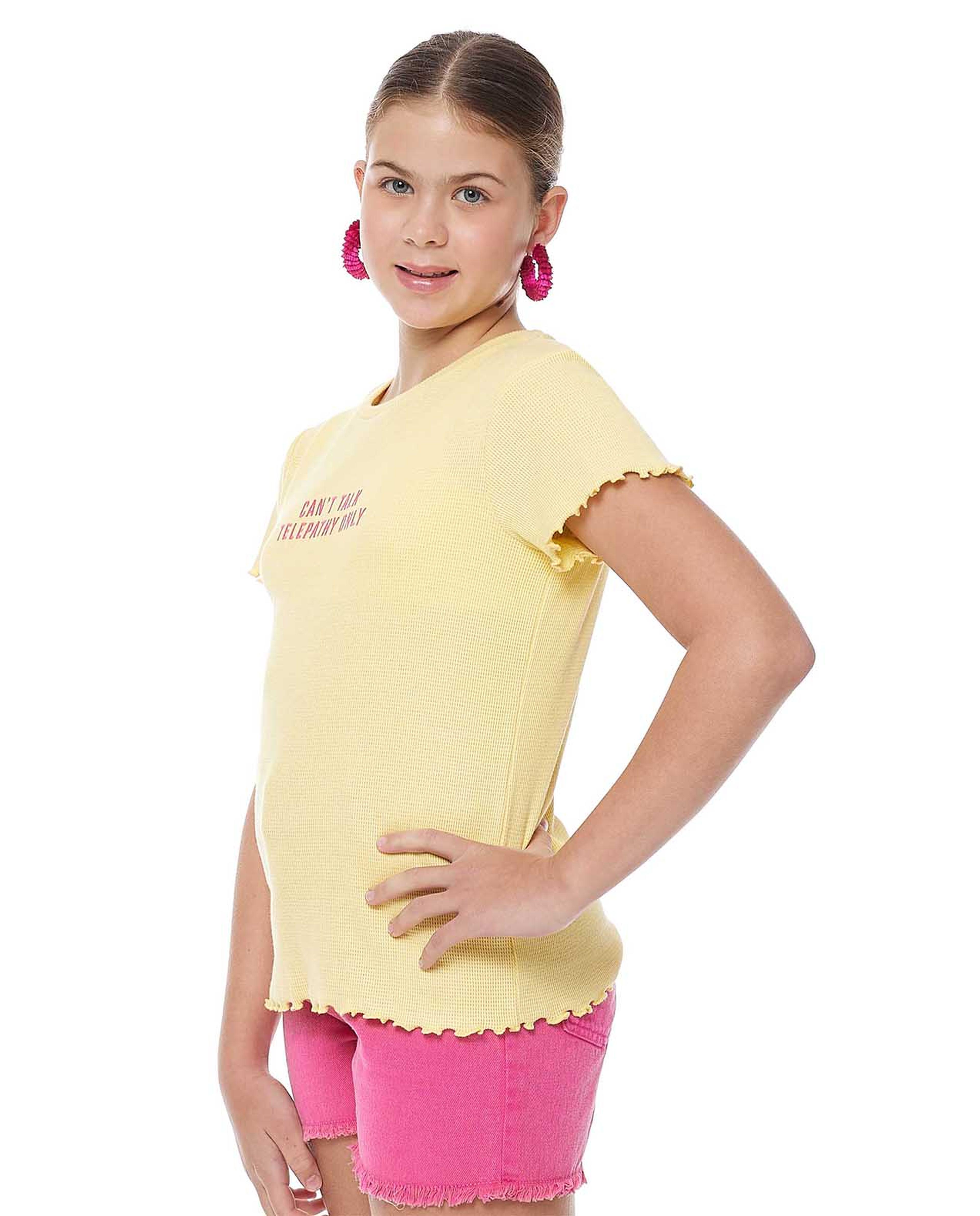 توب مطرز برقبة ودائرية أوكمام قصيرة