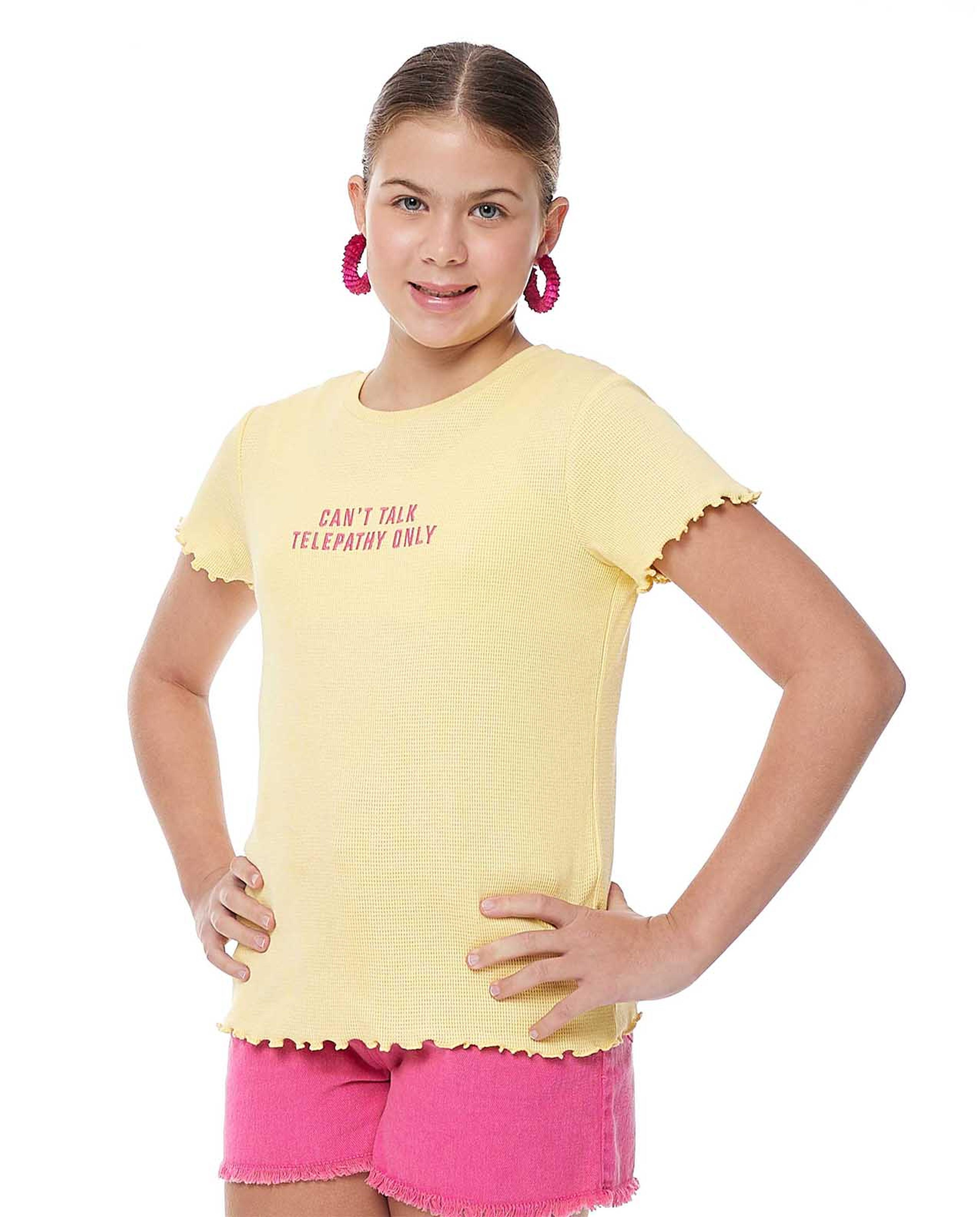 توب مطرز برقبة ودائرية أوكمام قصيرة