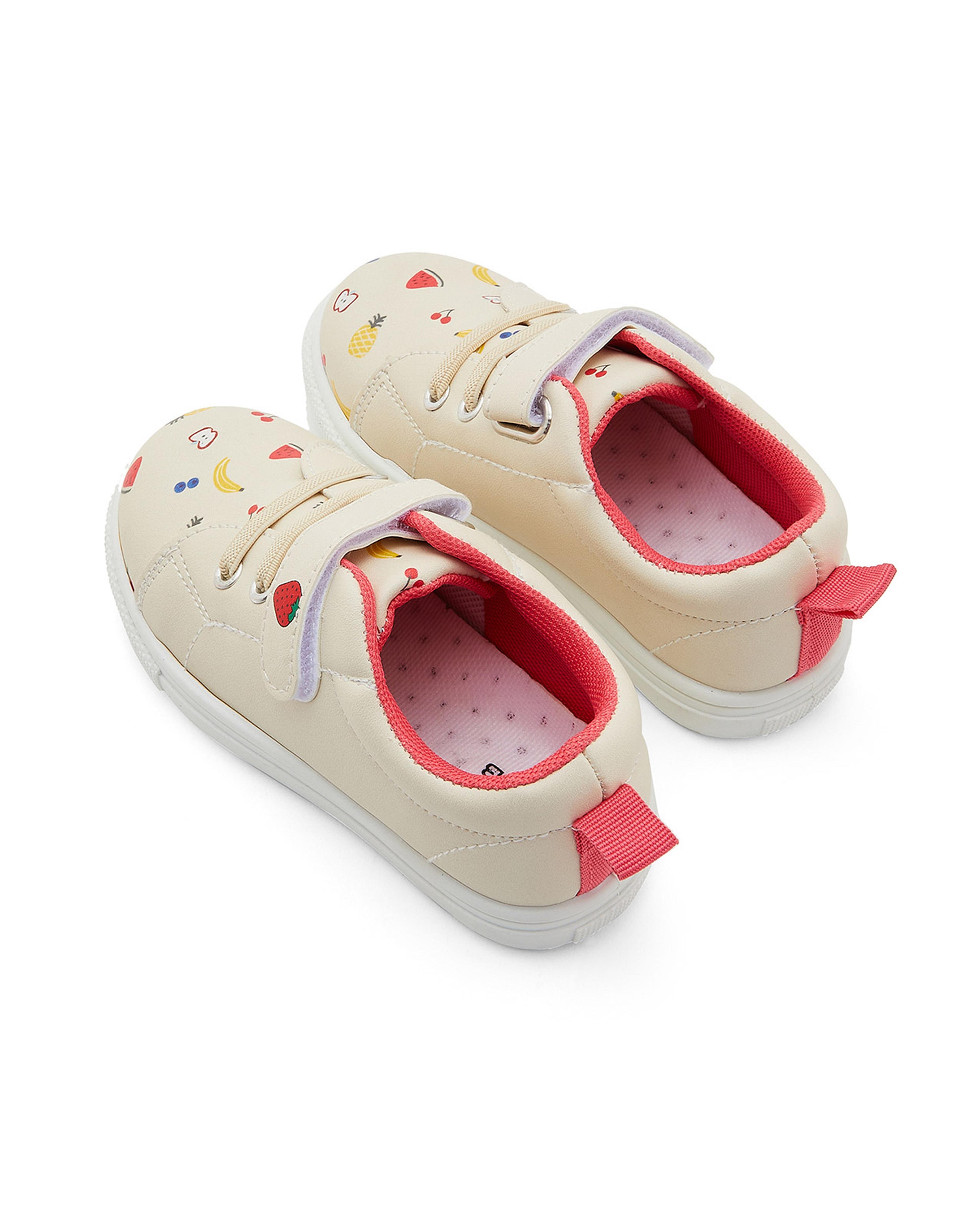 حذاء كاجوال بطبعة وشريط فيلكرو