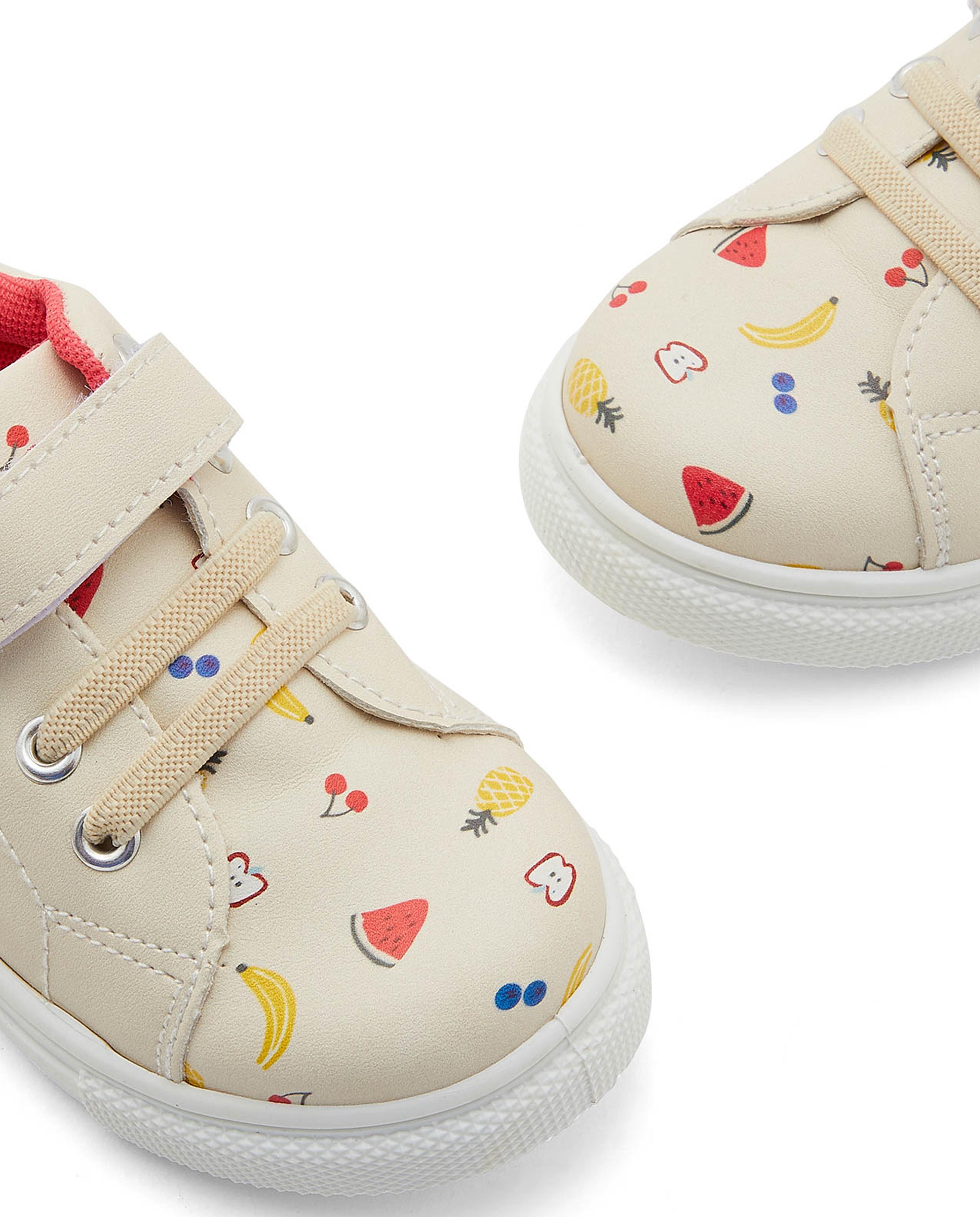 حذاء كاجوال بطبعة وشريط فيلكرو