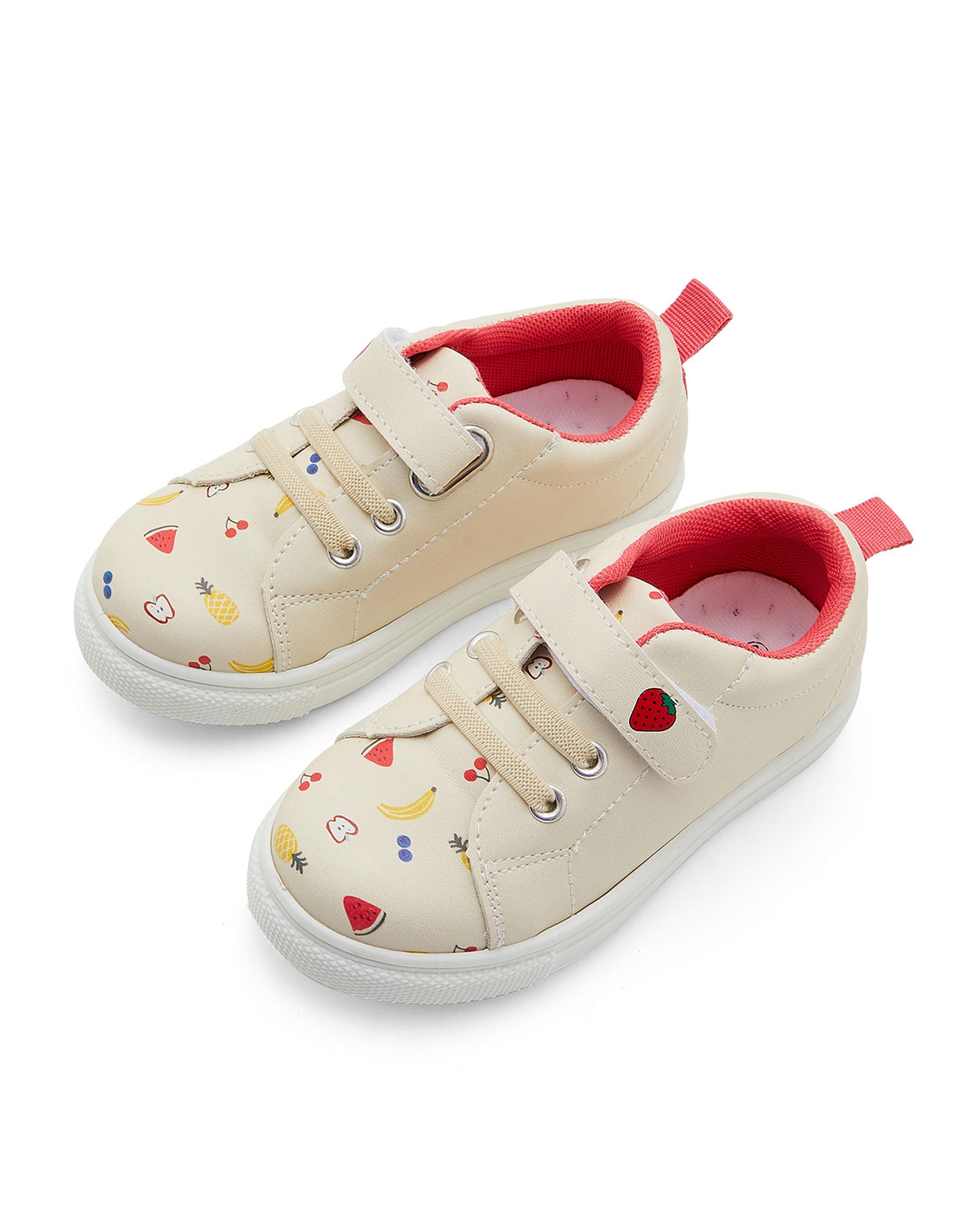 حذاء كاجوال بطبعة وشريط فيلكرو