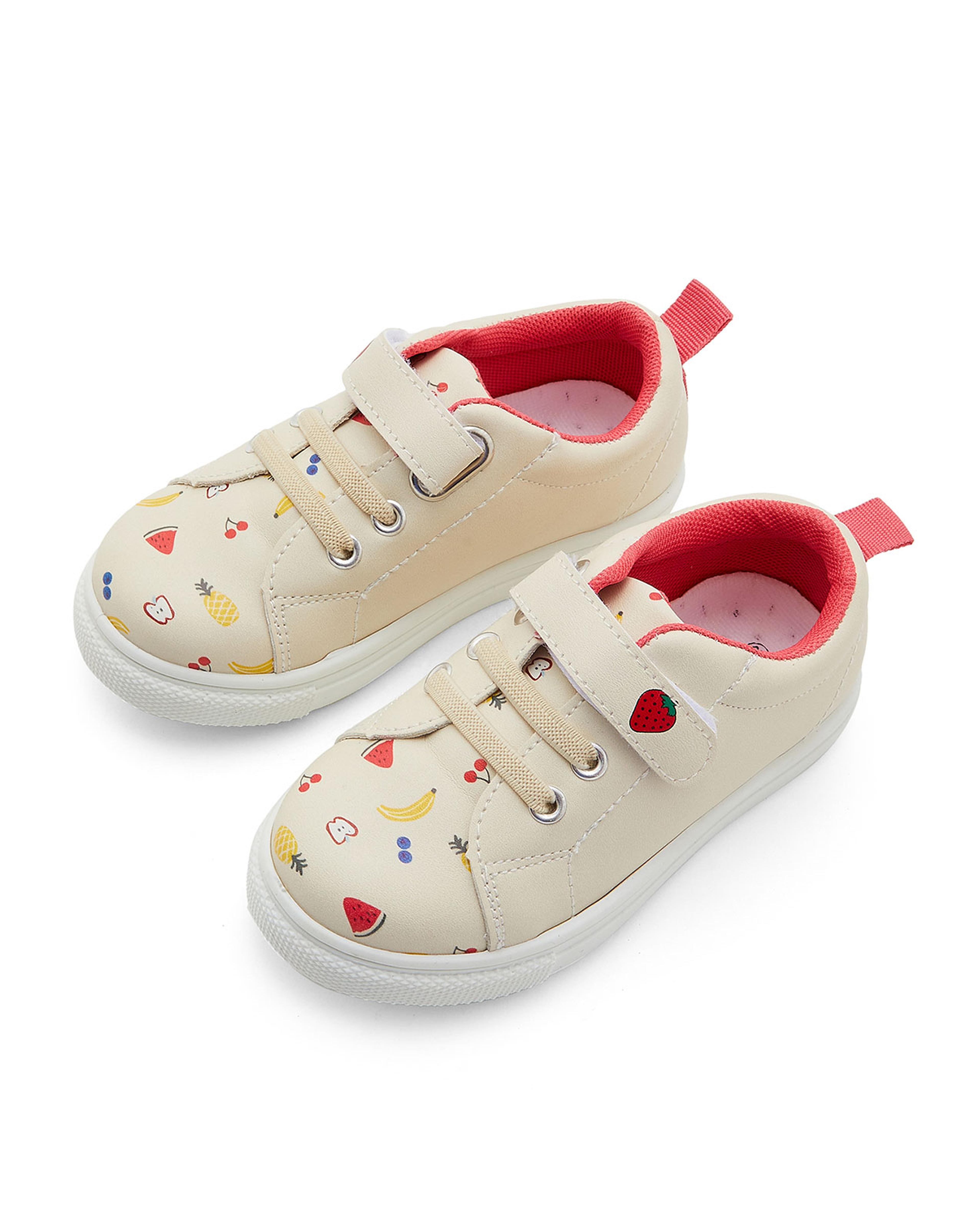 حذاء كاجوال بطبعة وشريط فيلكرو