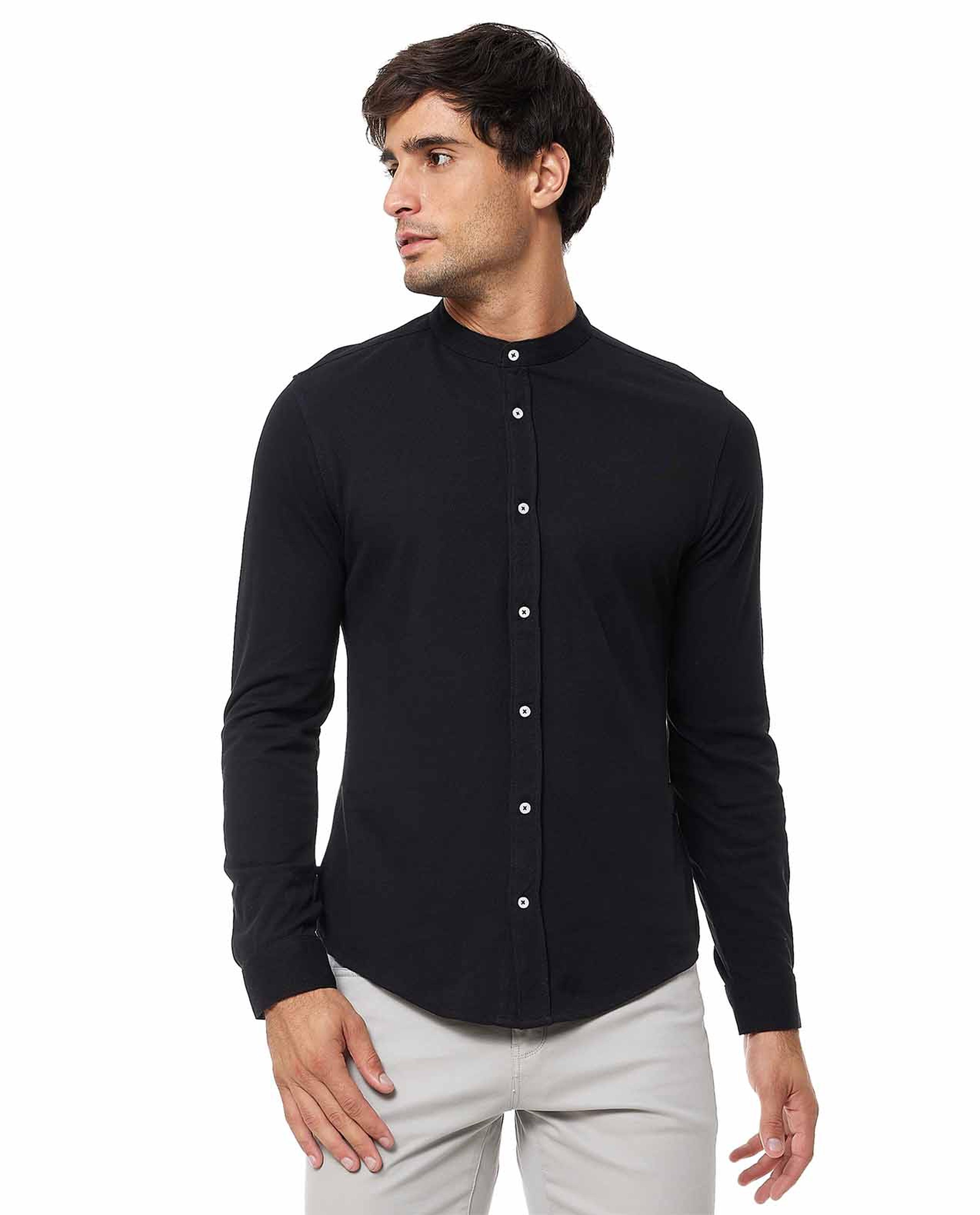 قميص منسوج بياقة ماندرين وأكمام طويلة