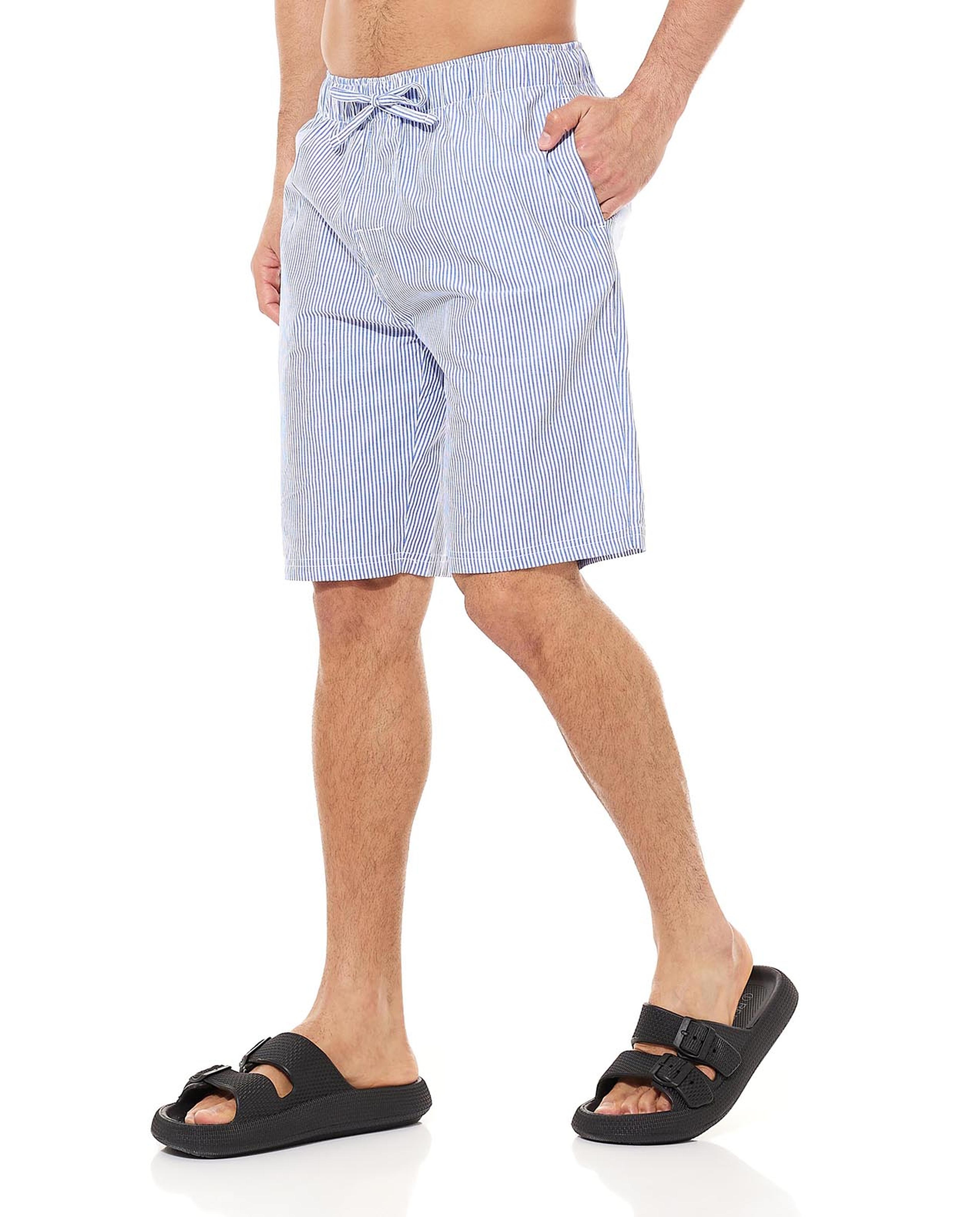 شورت  مخطط بخصر ربط