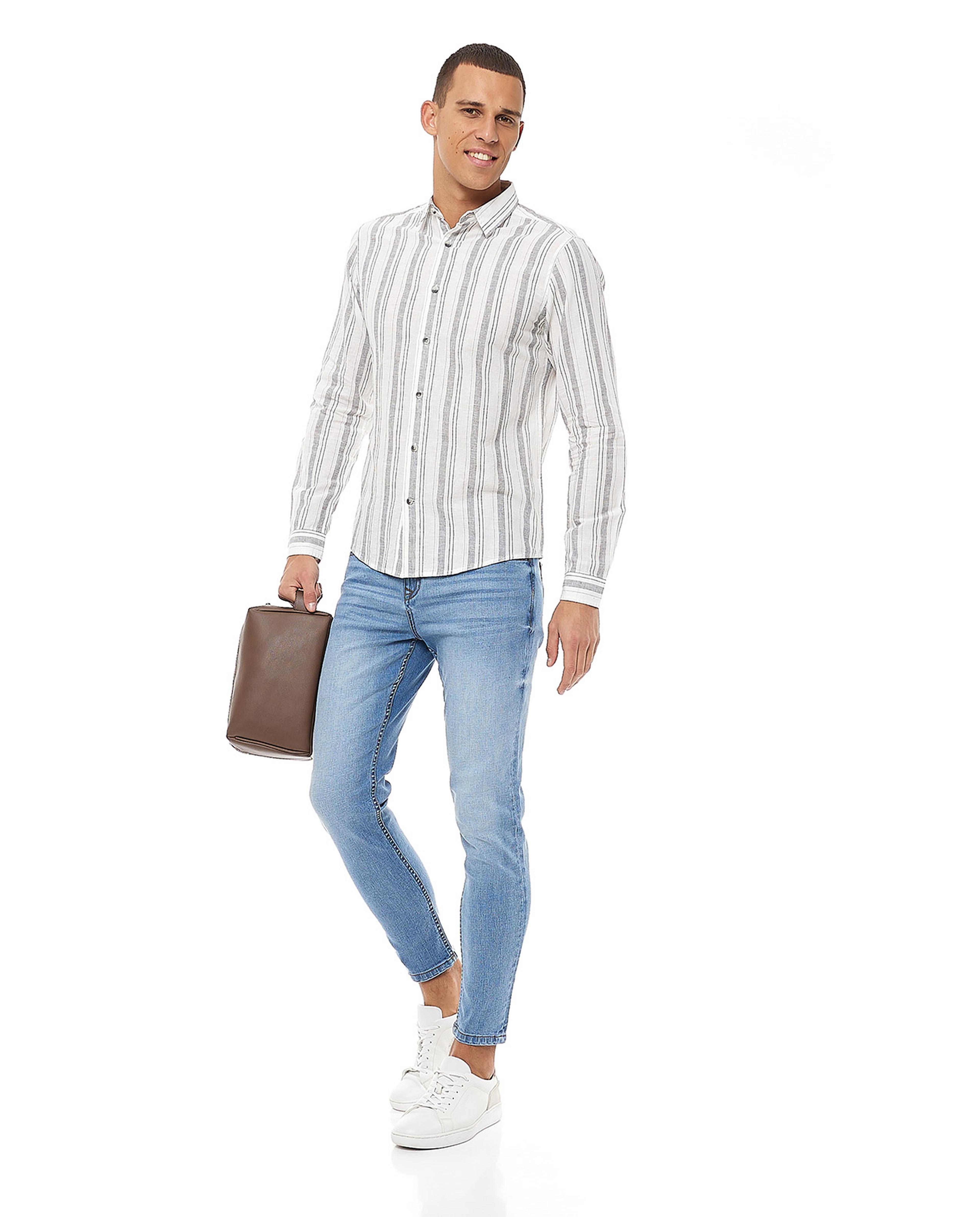 قميص مخطط بأكمام طويلة وياقة كلاسيك