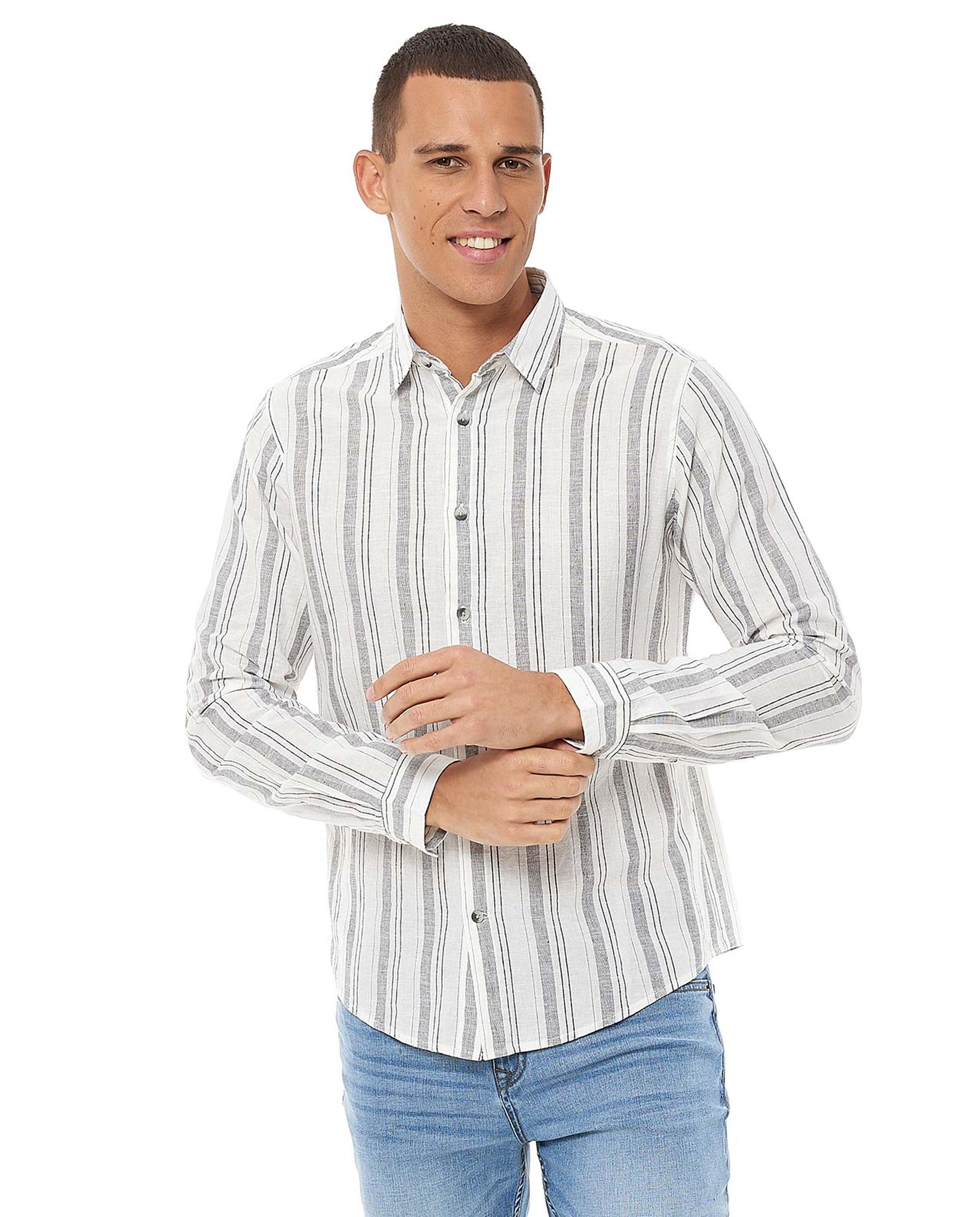 قميص مخطط بأكمام طويلة وياقة كلاسيك