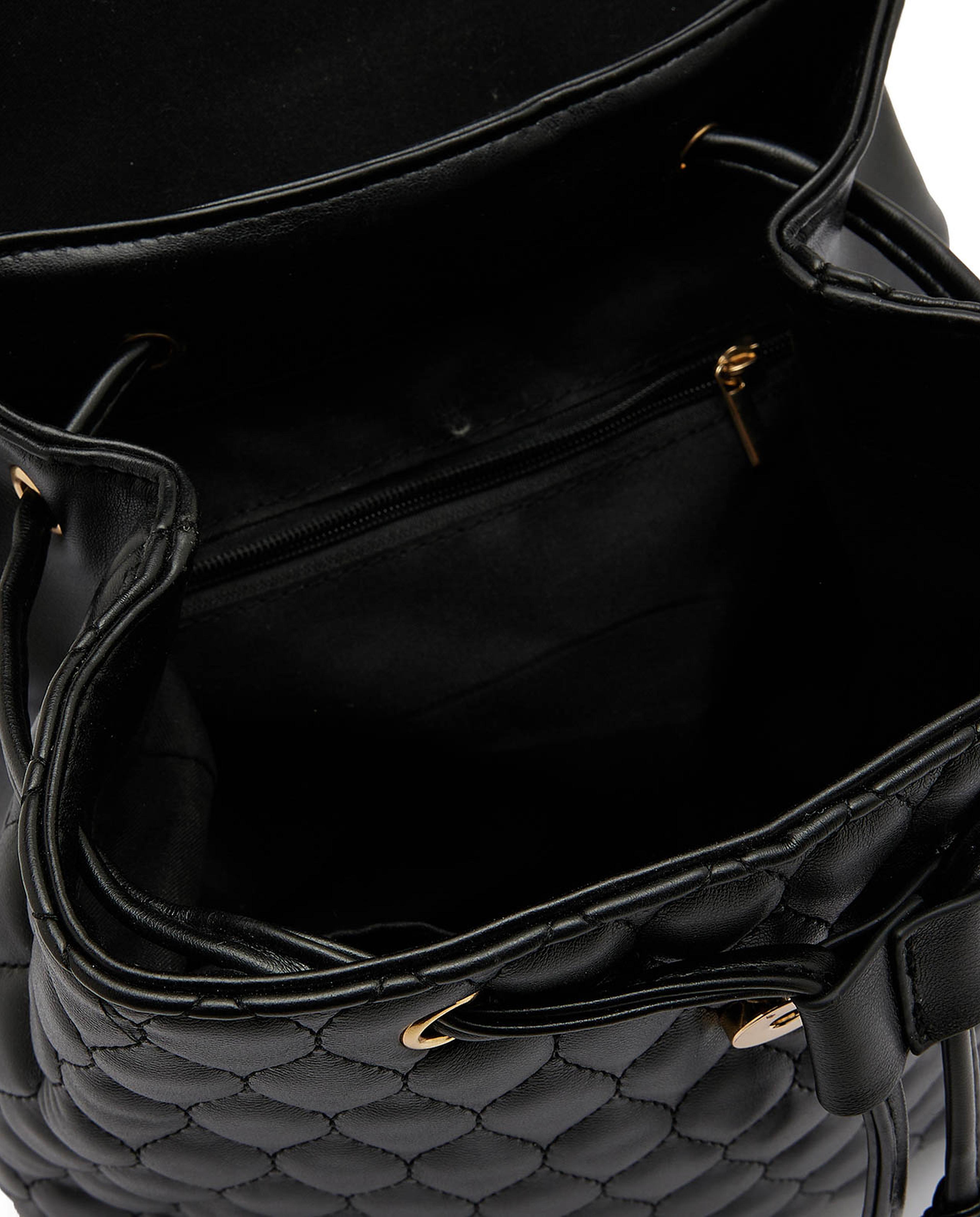 حقيبة ظهر مبطنة