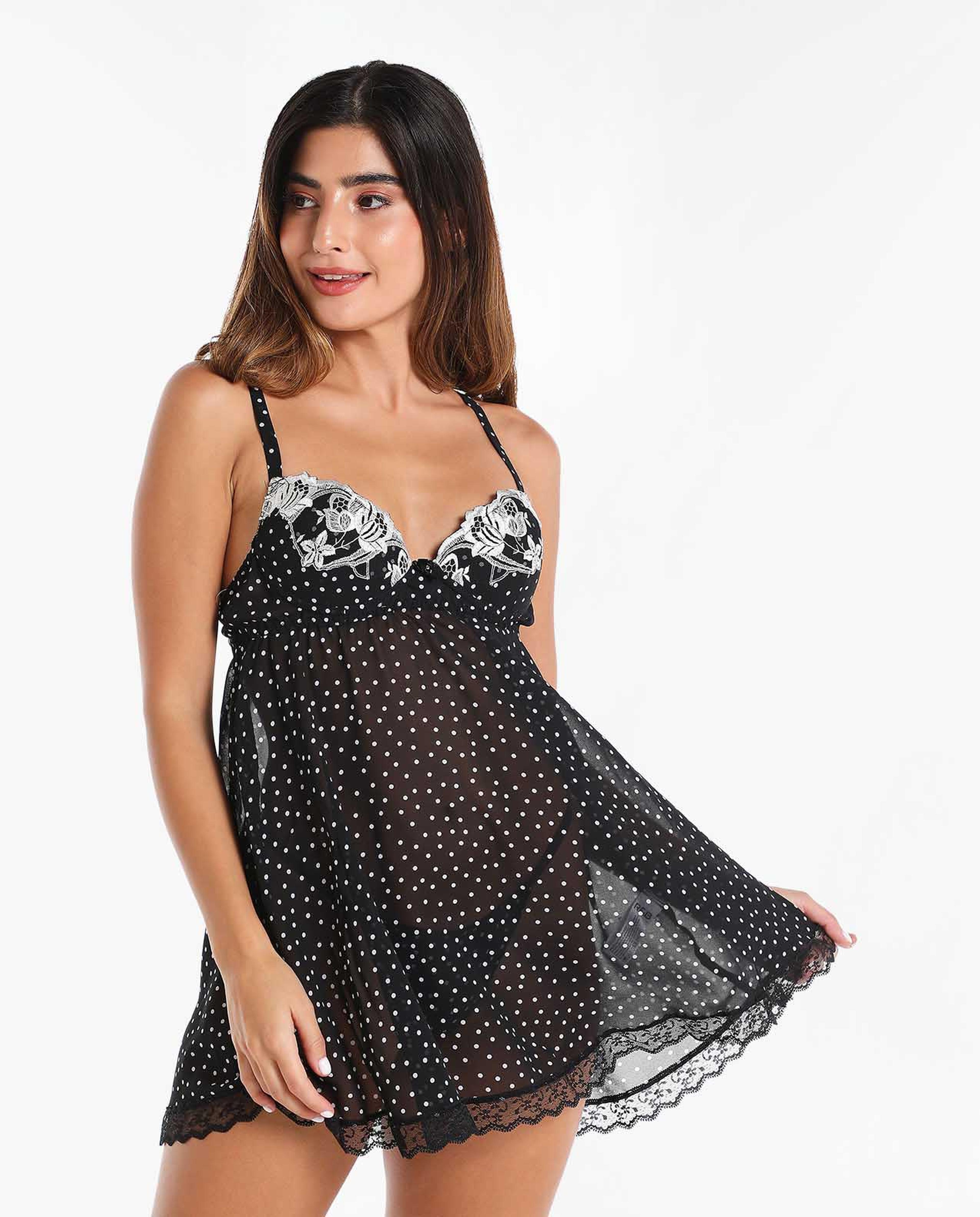 دمية منقطة ومطرزة