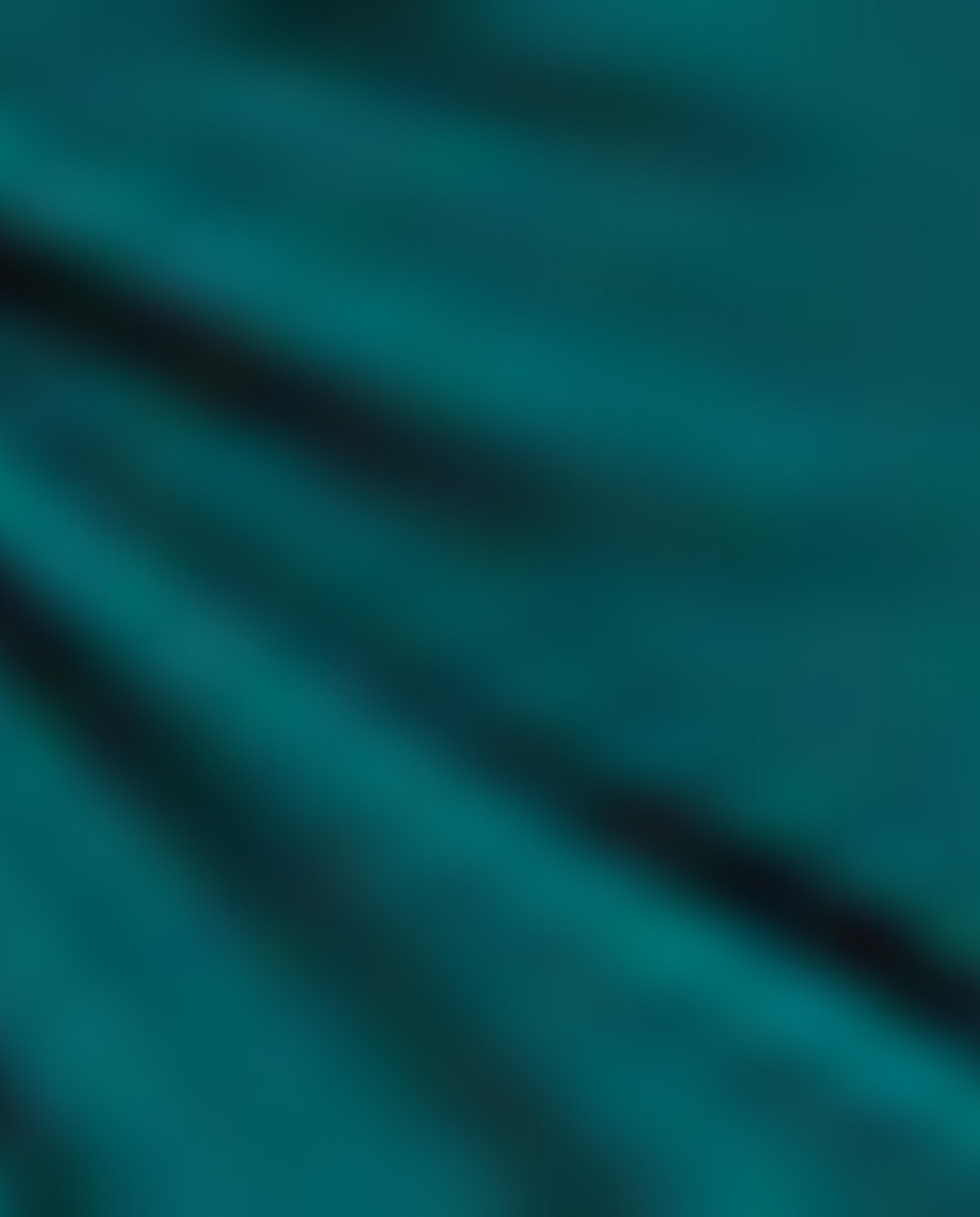 توب قصير بياقة قميص ورباط