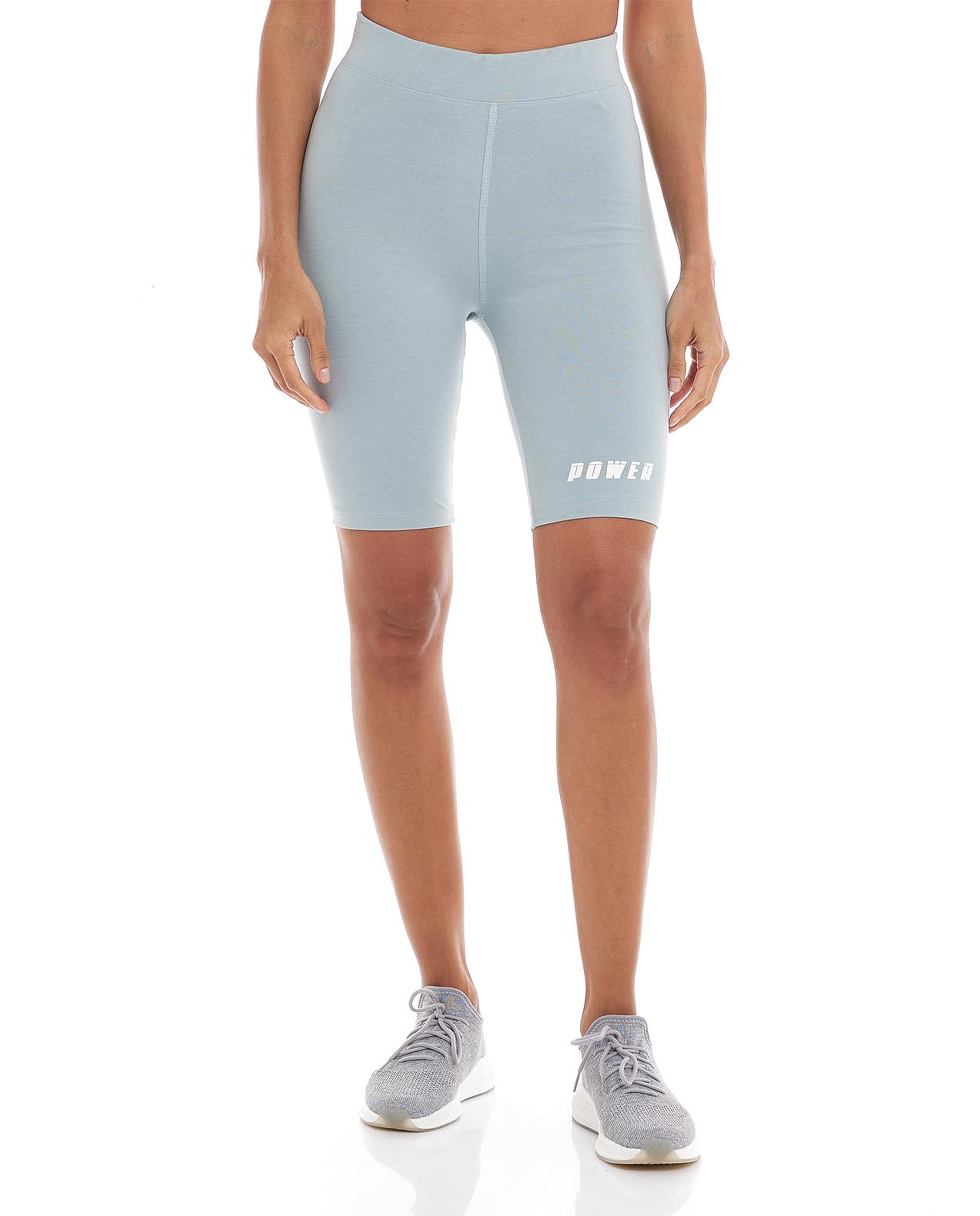 بنطال رياضي قصير بطبعة وخصر مطاطي