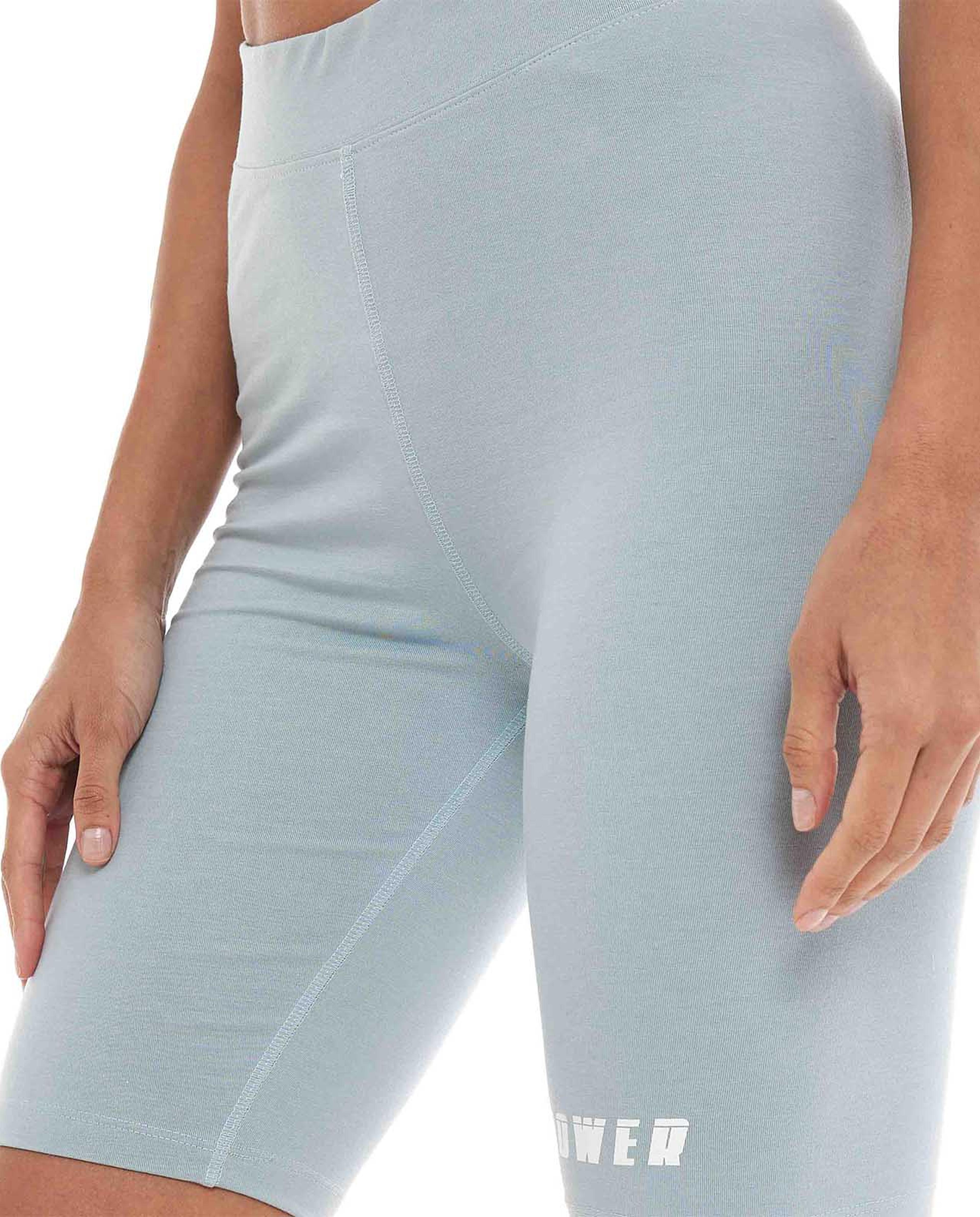 بنطال رياضي قصير بطبعة وخصر مطاطي