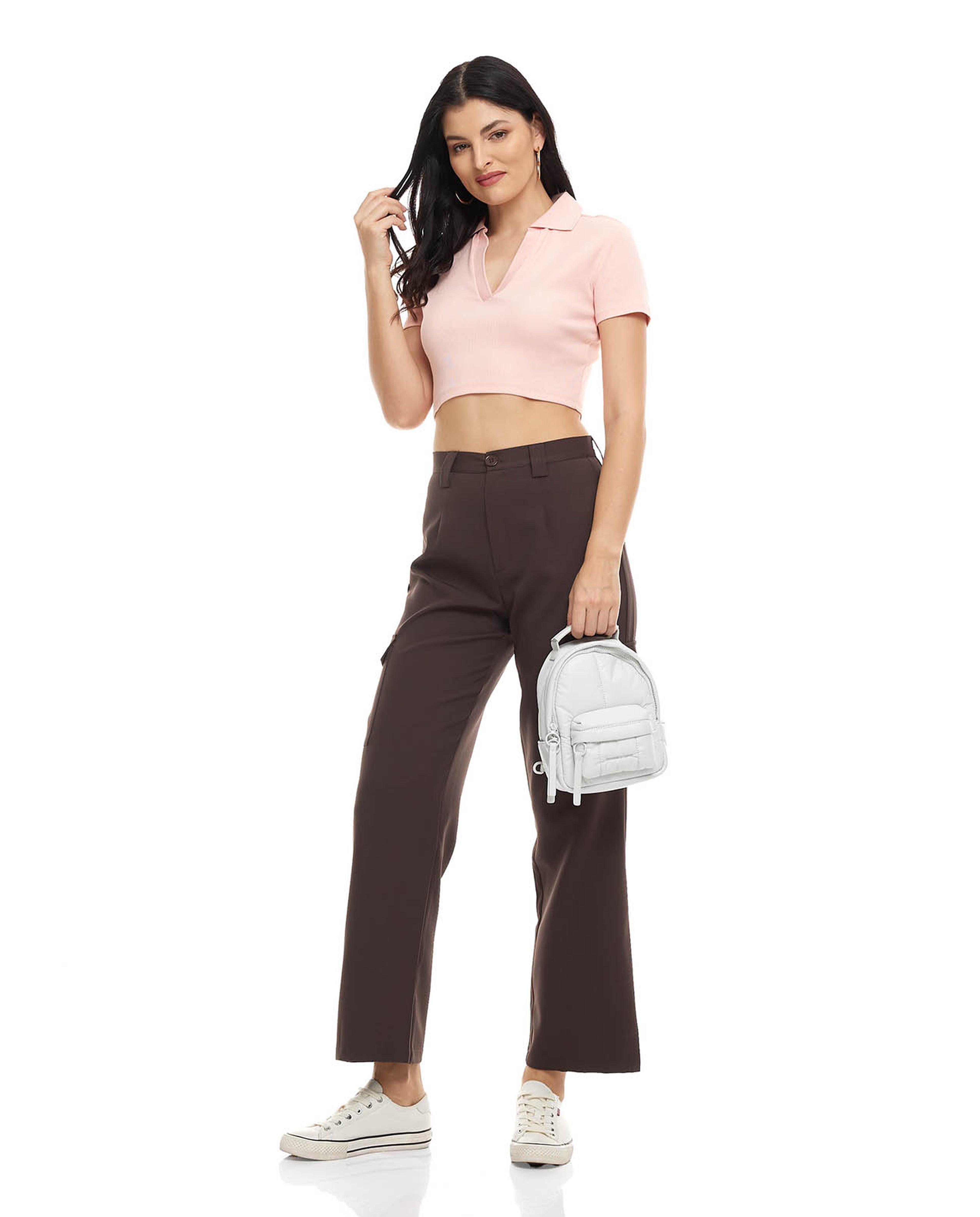 توب كروب سادة بياقة على شكل V وأكمام قصيرة