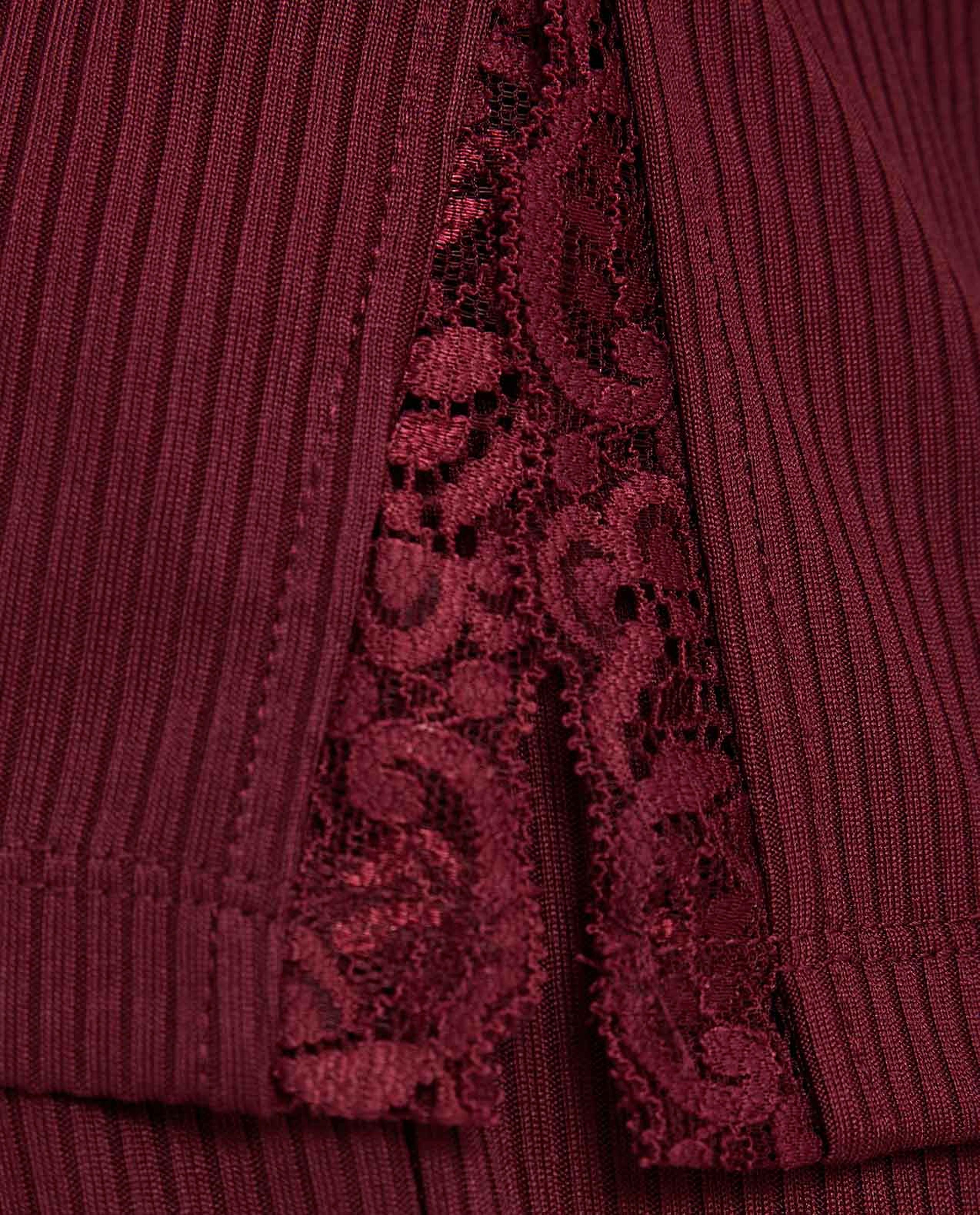 توب نوم سادة بياقة مستديرة وأكمام قصيرة