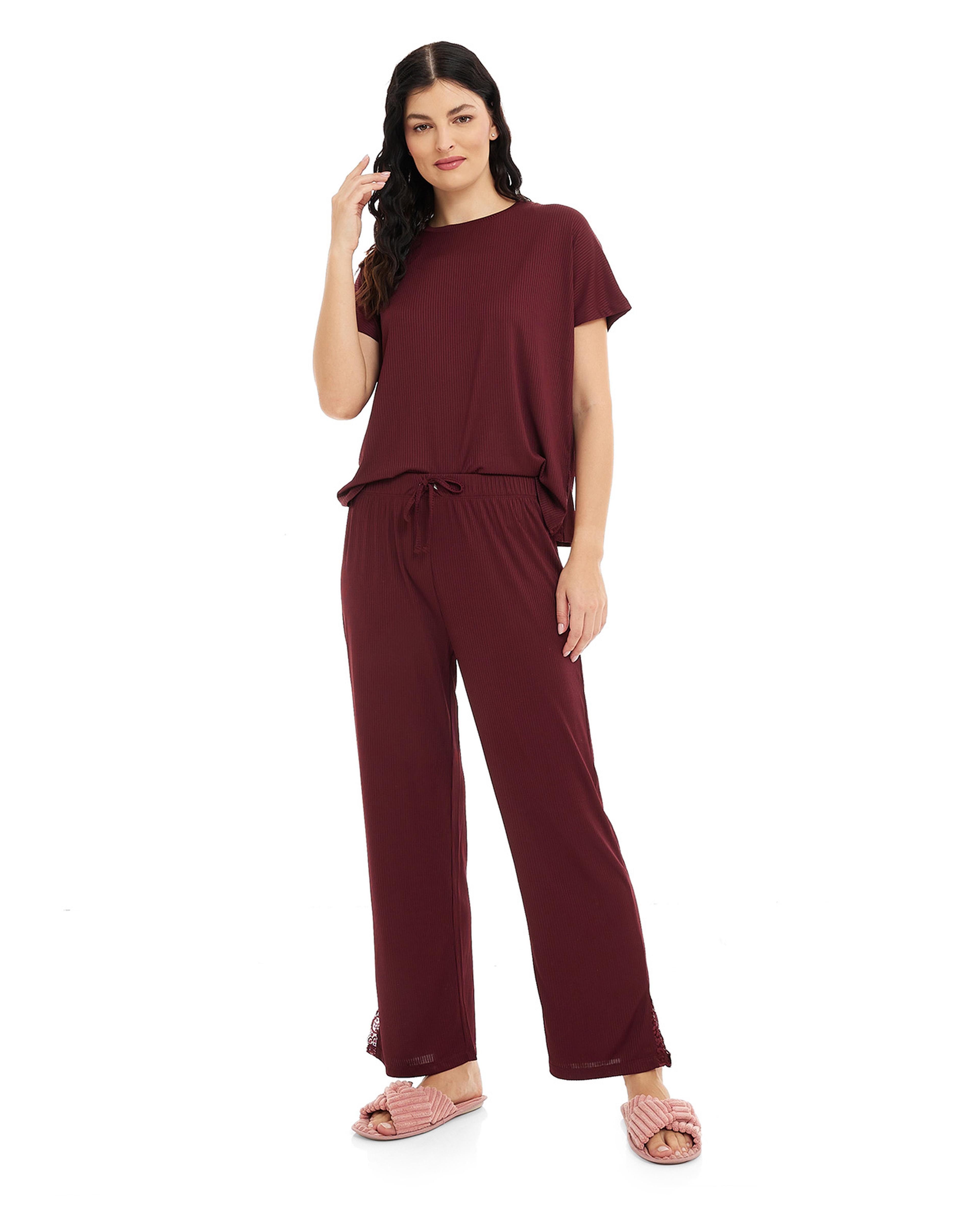 توب نوم سادة بياقة مستديرة وأكمام قصيرة