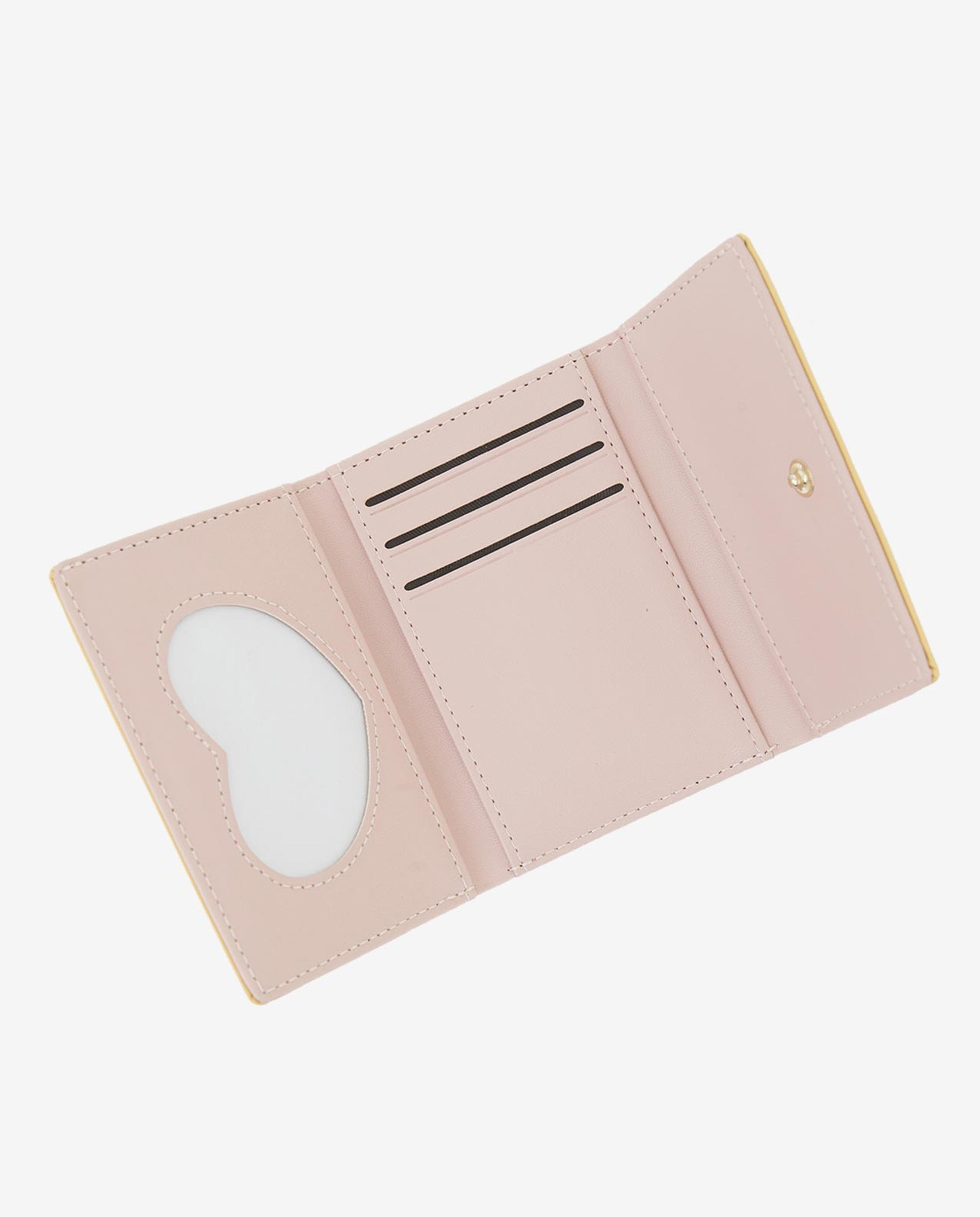 محفظة متوسطة الحجم بلون أصفر