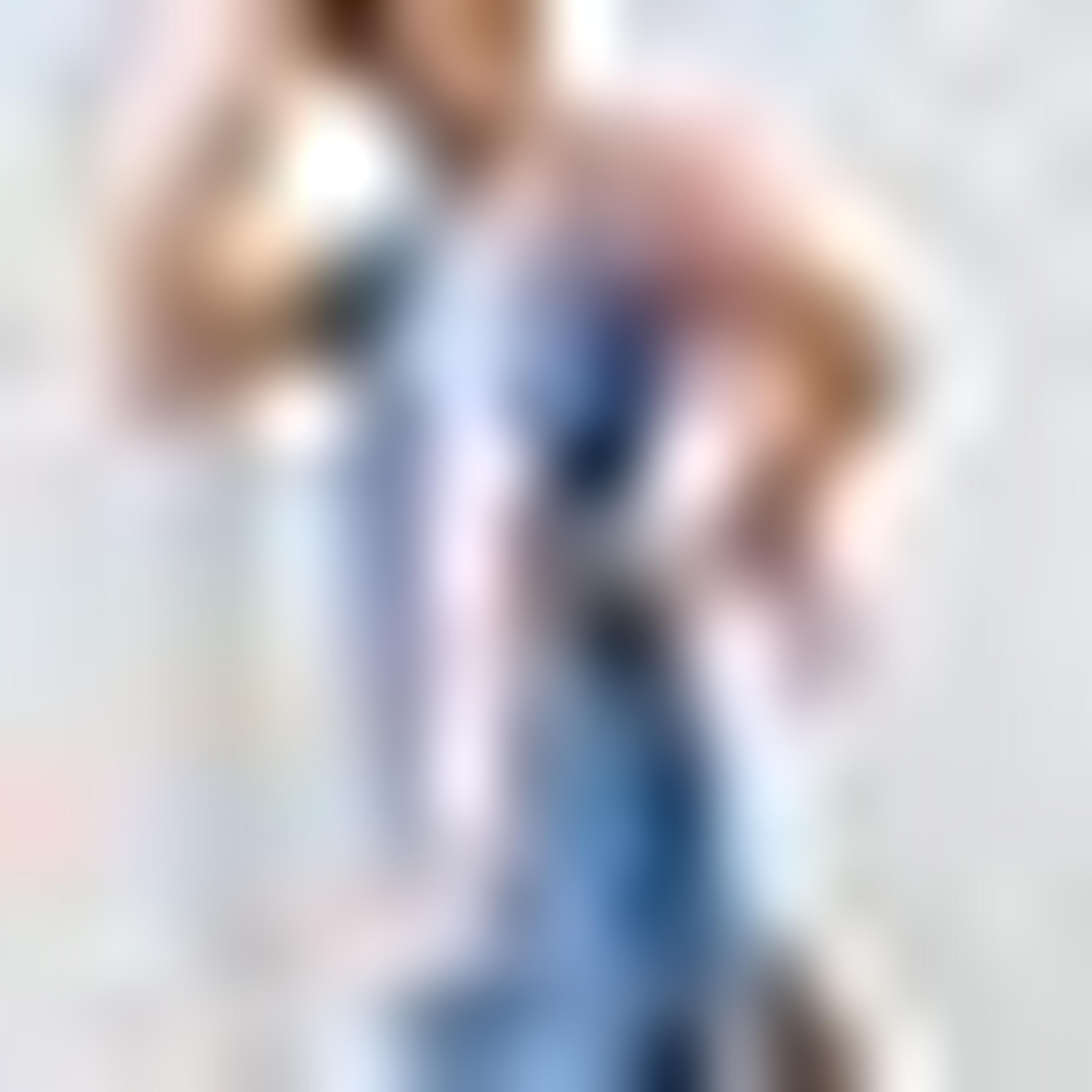 وشاح بلون وردي