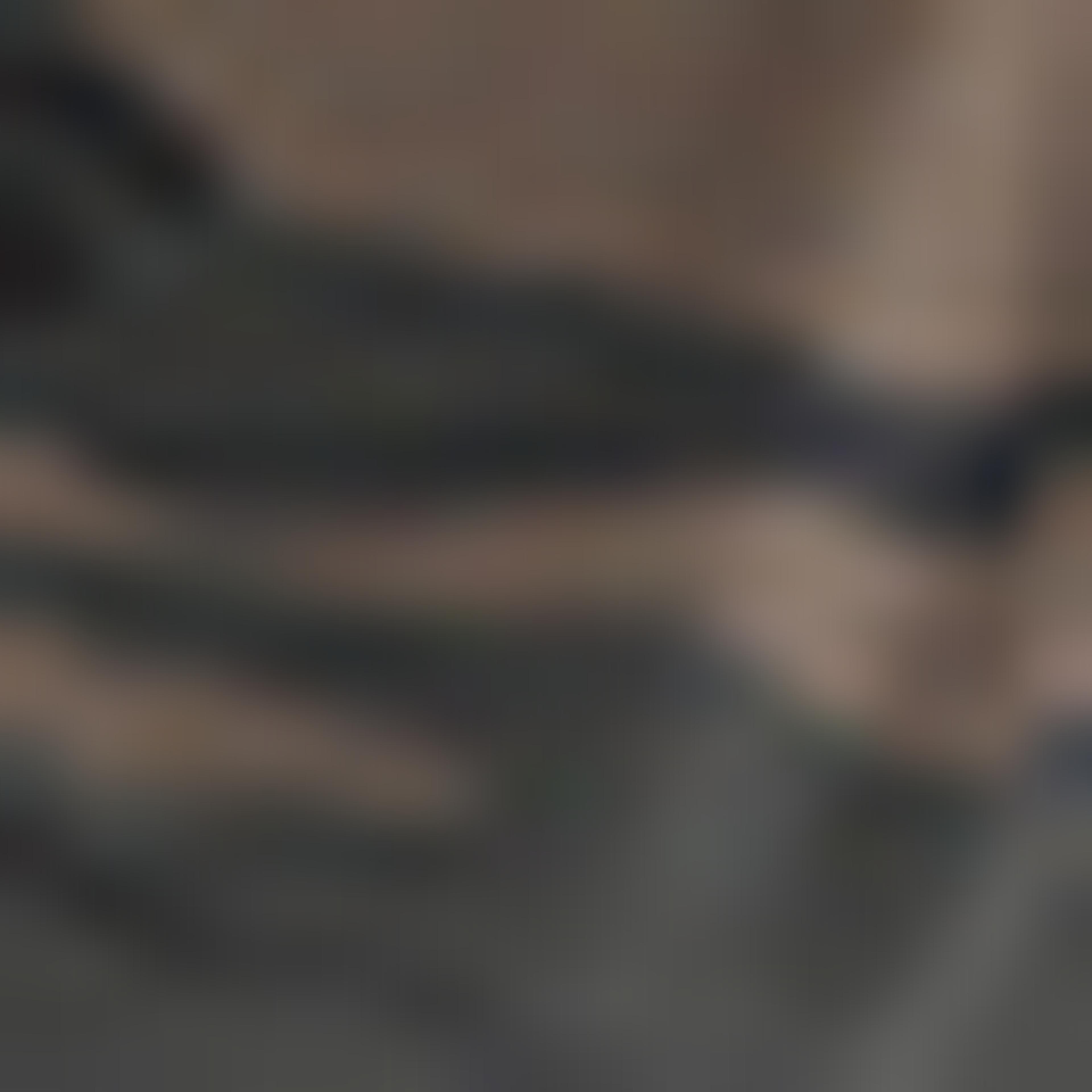 توب رياضي بوليستر بلون أخضر من