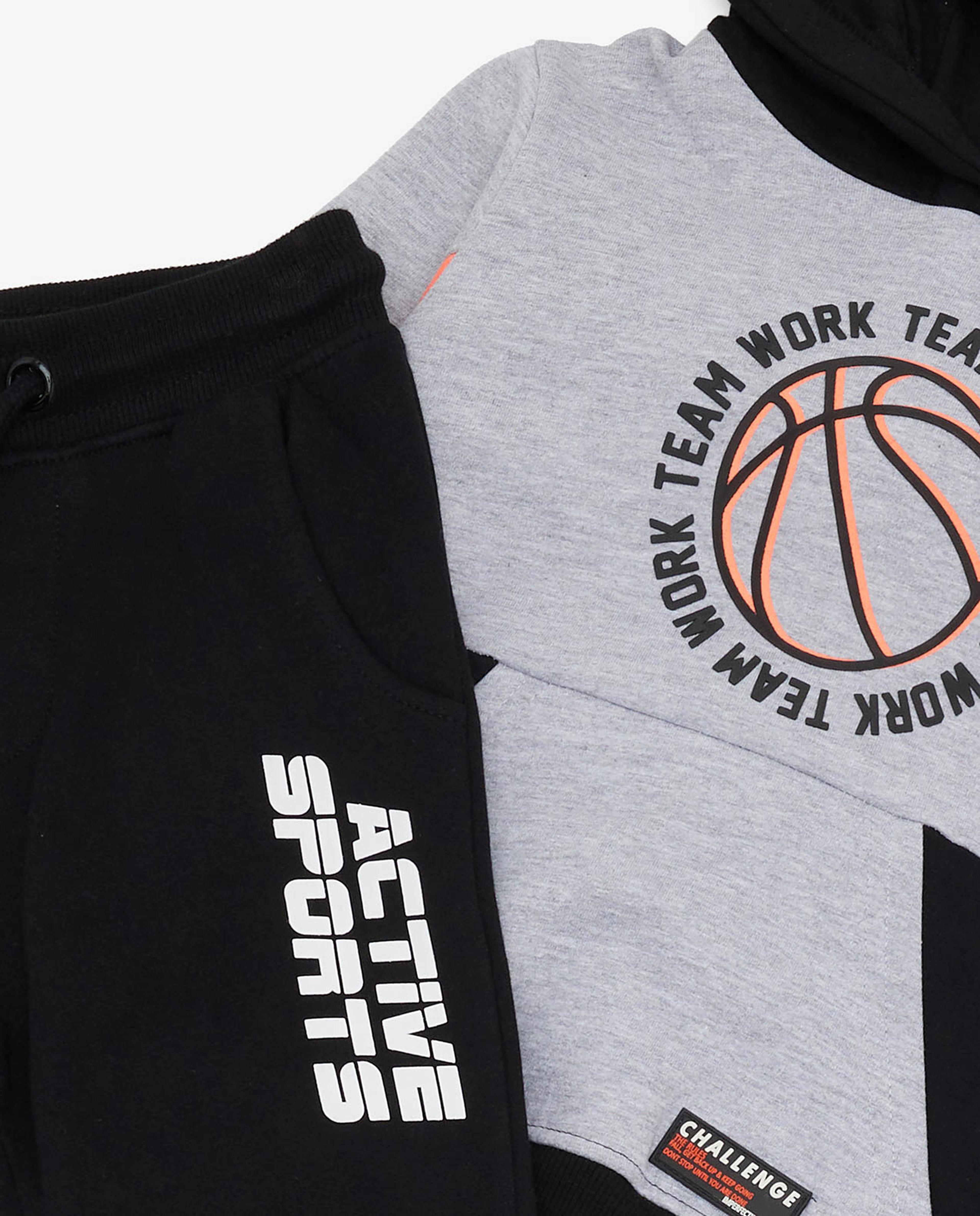 طقم ملابس بهودي متباين الألوان