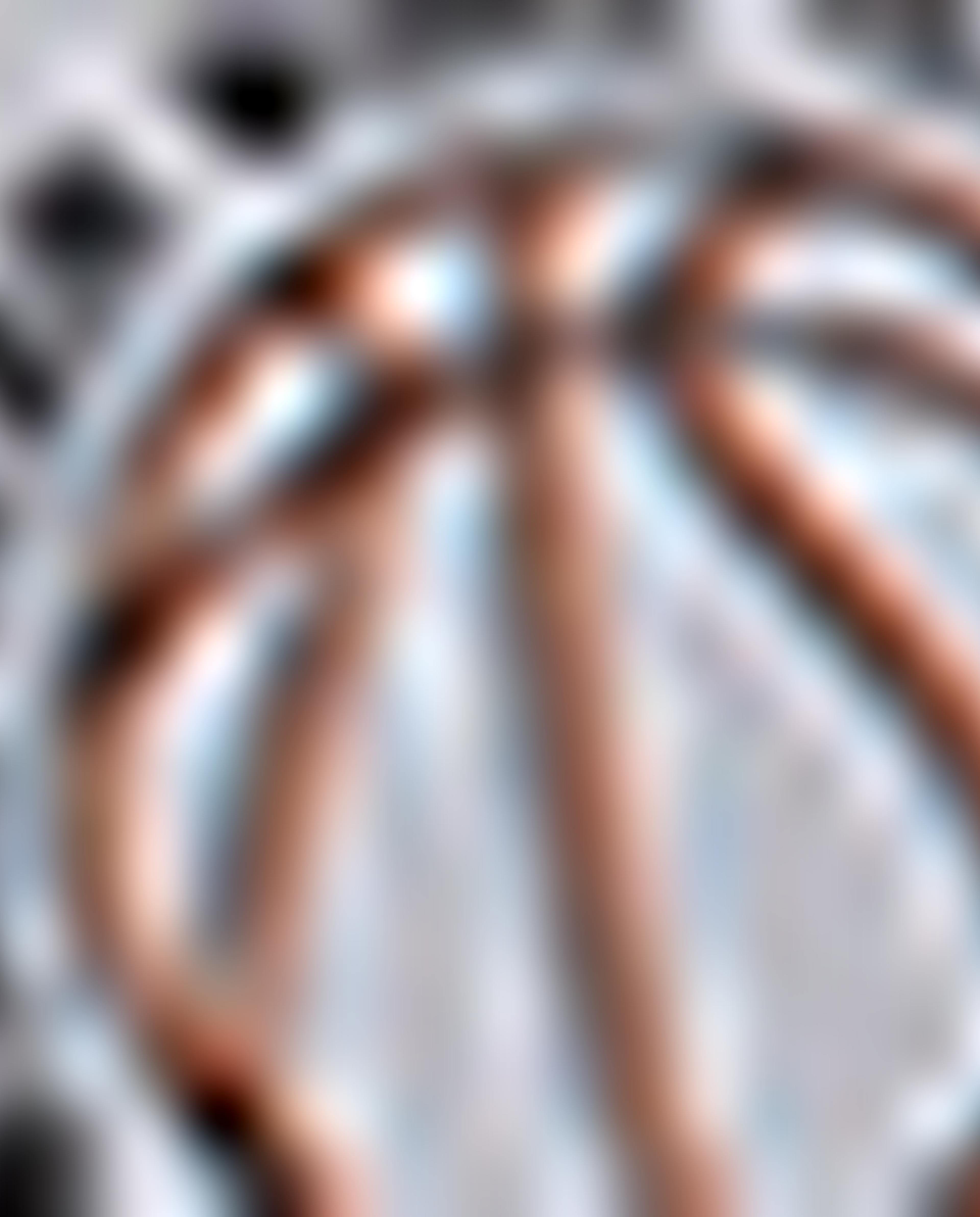 طقم ملابس بهودي متباين الألوان